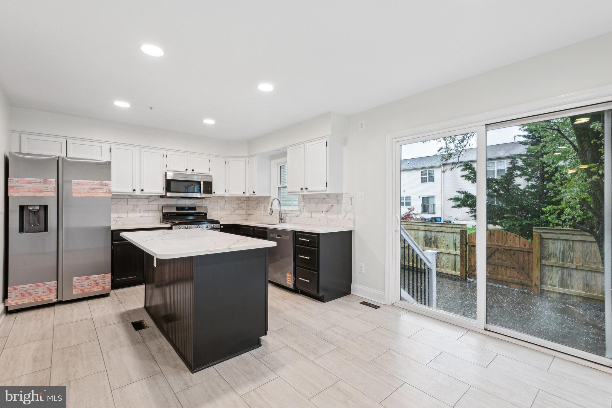 ANNAPOLIS WALK - Residential