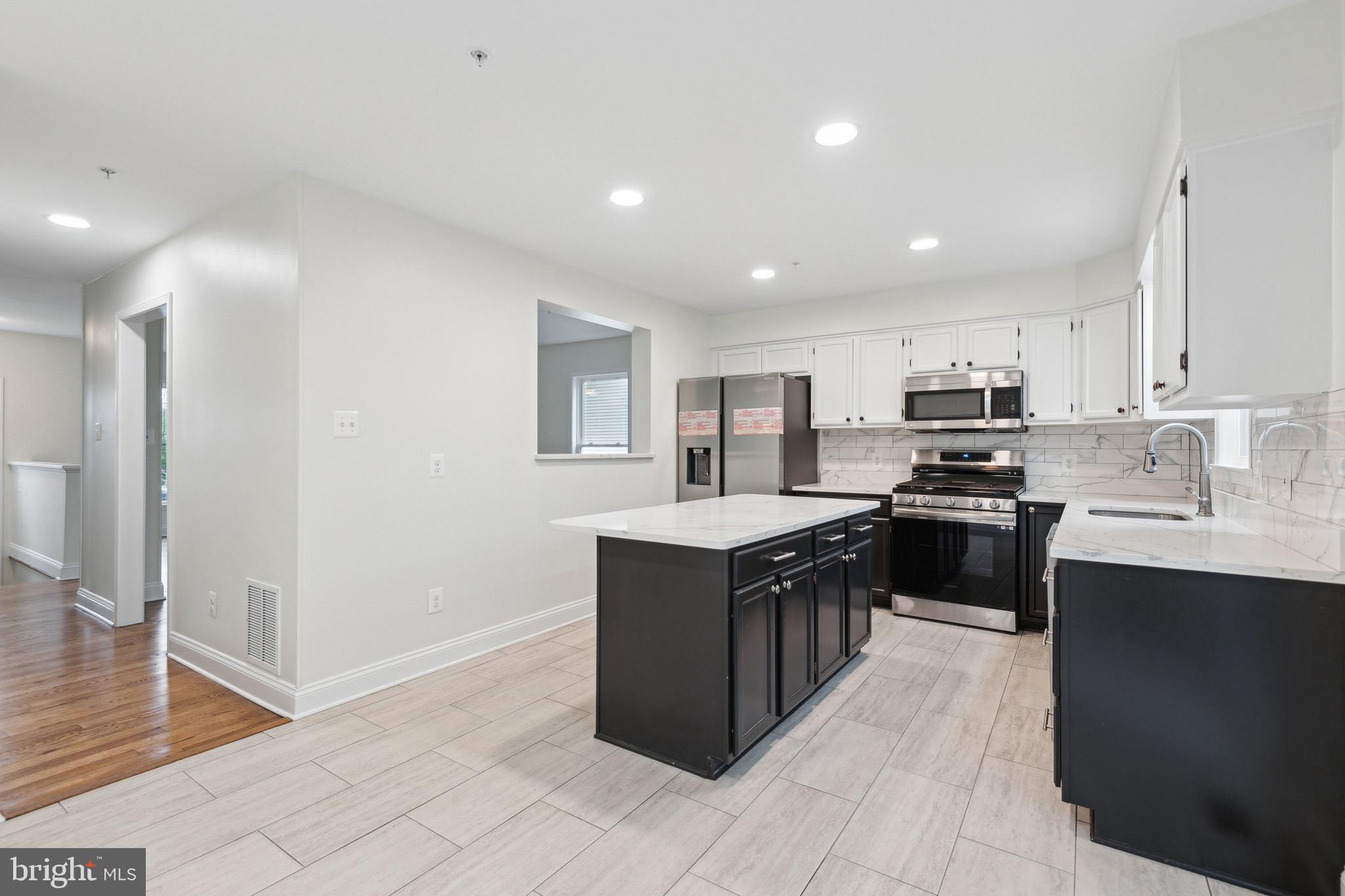 ANNAPOLIS WALK - Residential