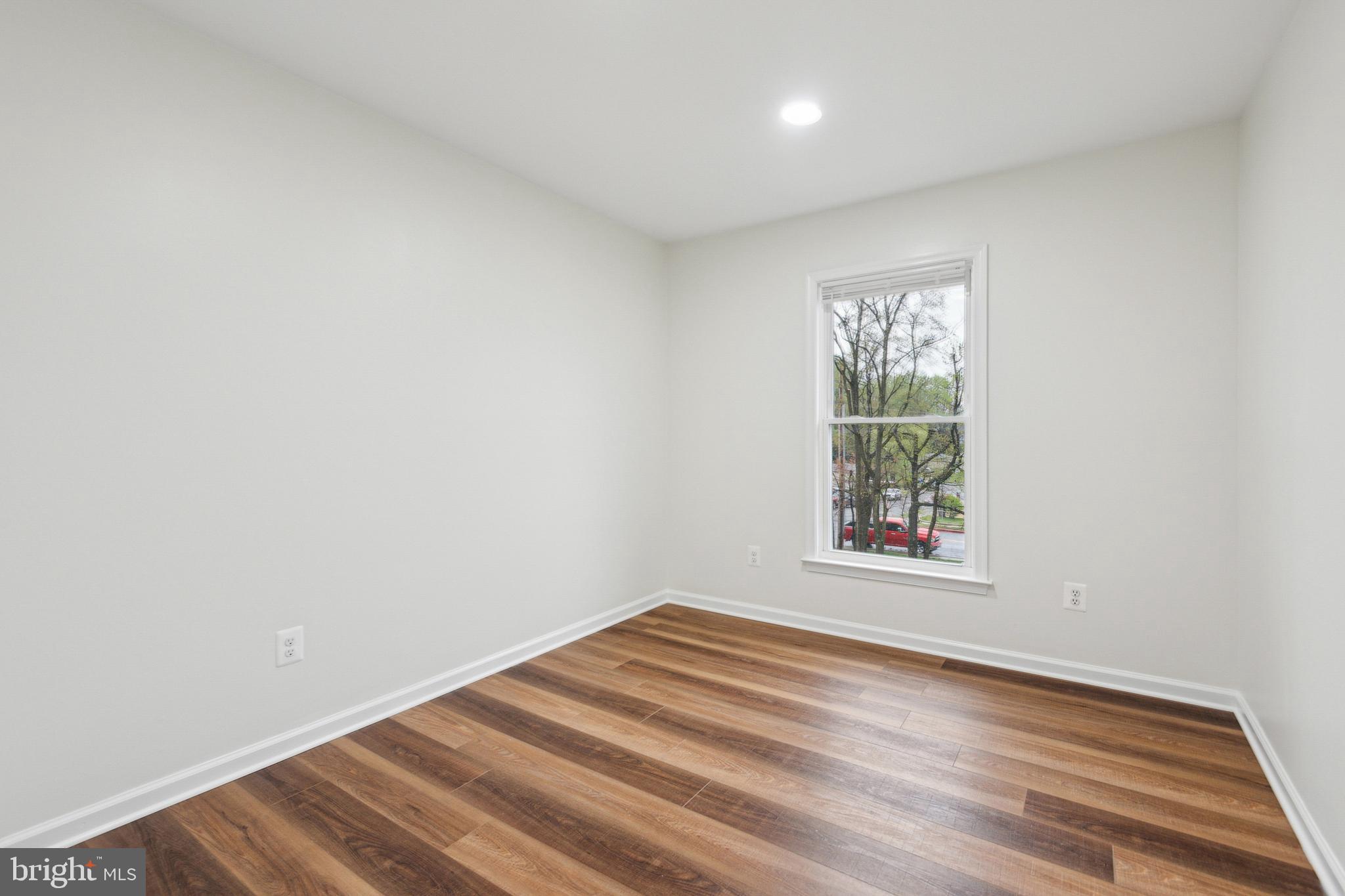 ANNAPOLIS WALK - Residential