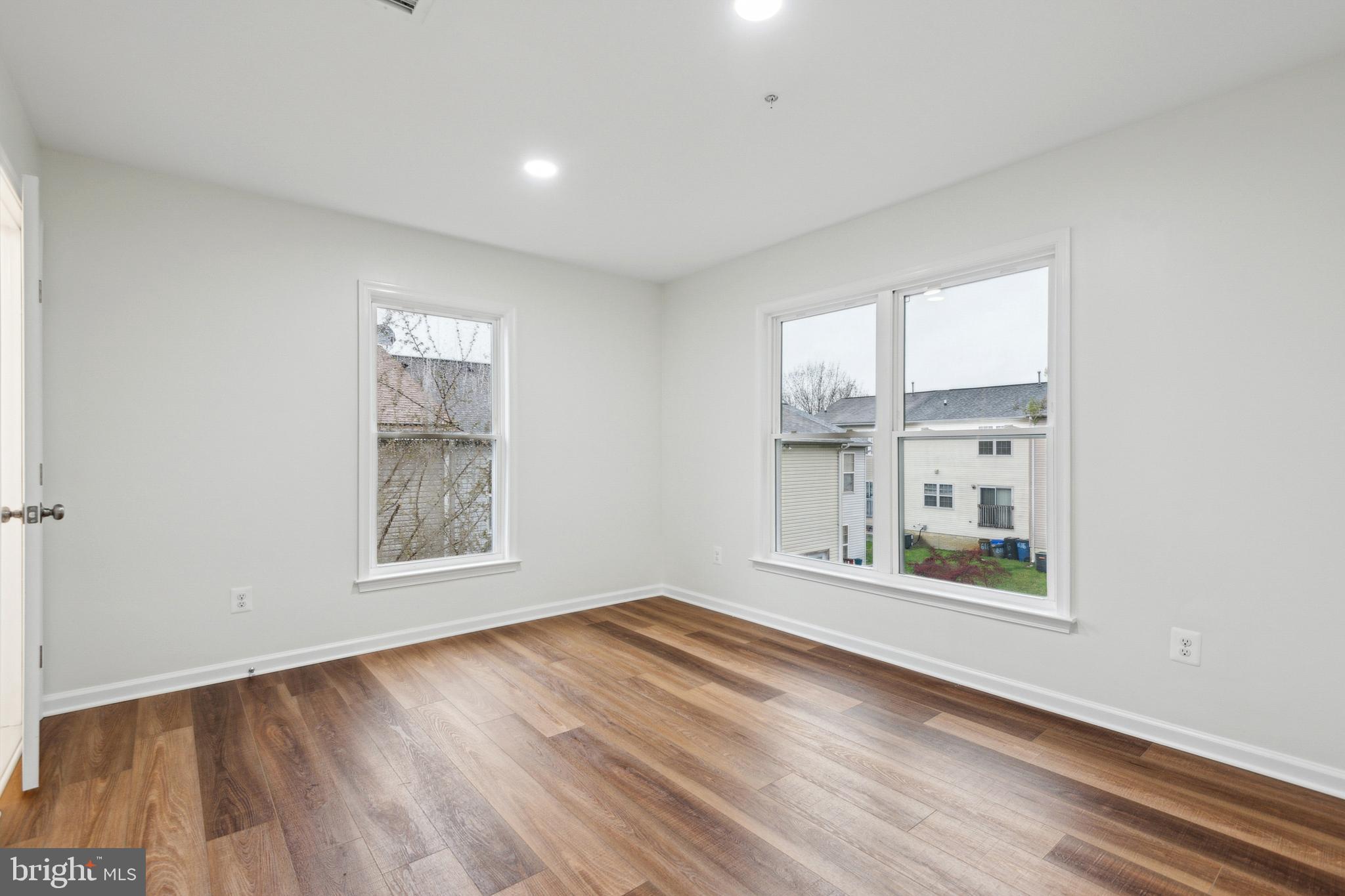 ANNAPOLIS WALK - Residential