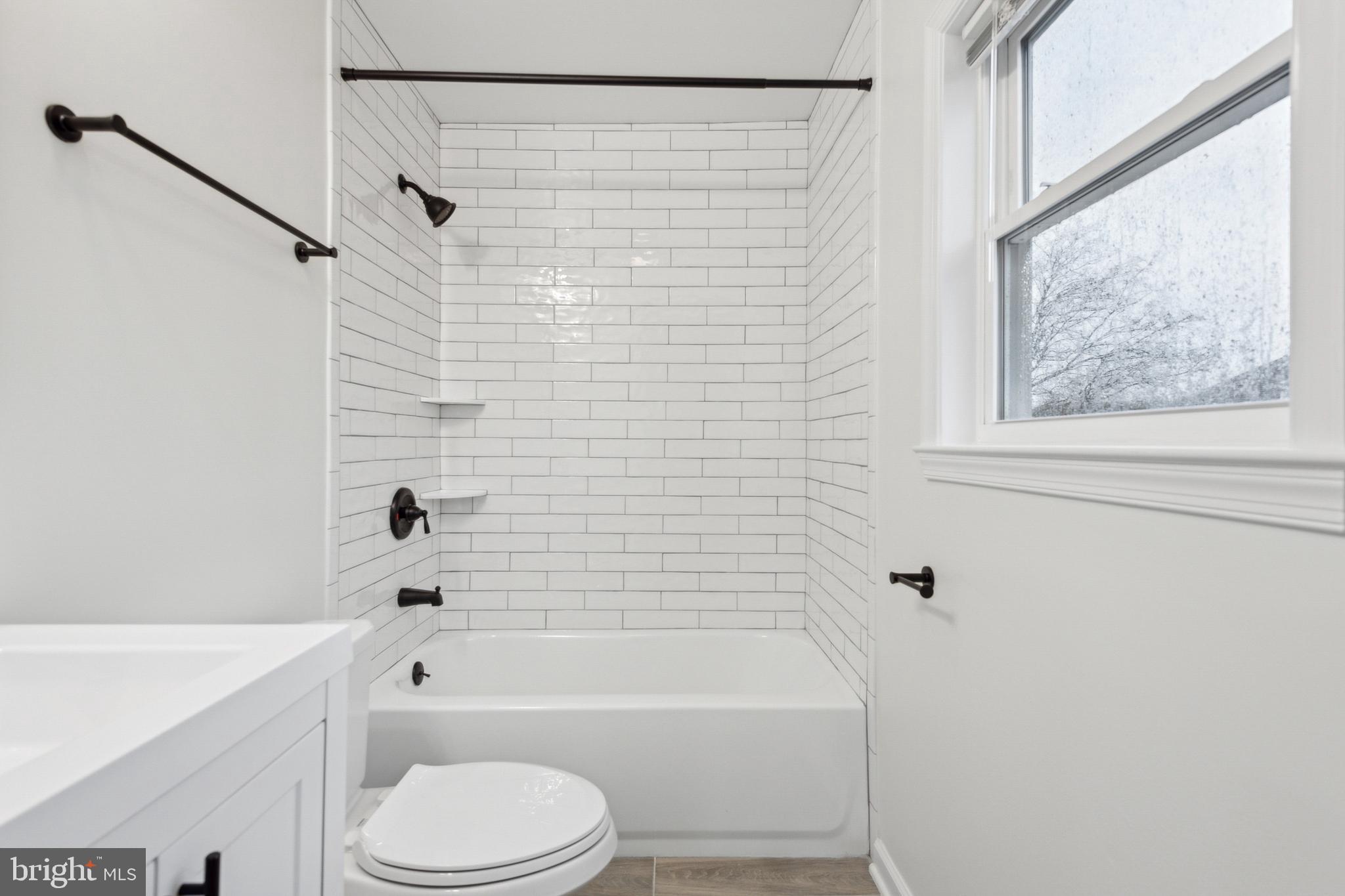 ANNAPOLIS WALK - Residential