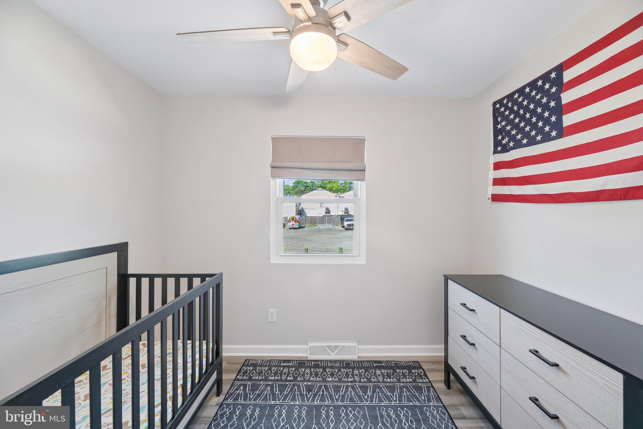 WOODLAND BEACH - Residential