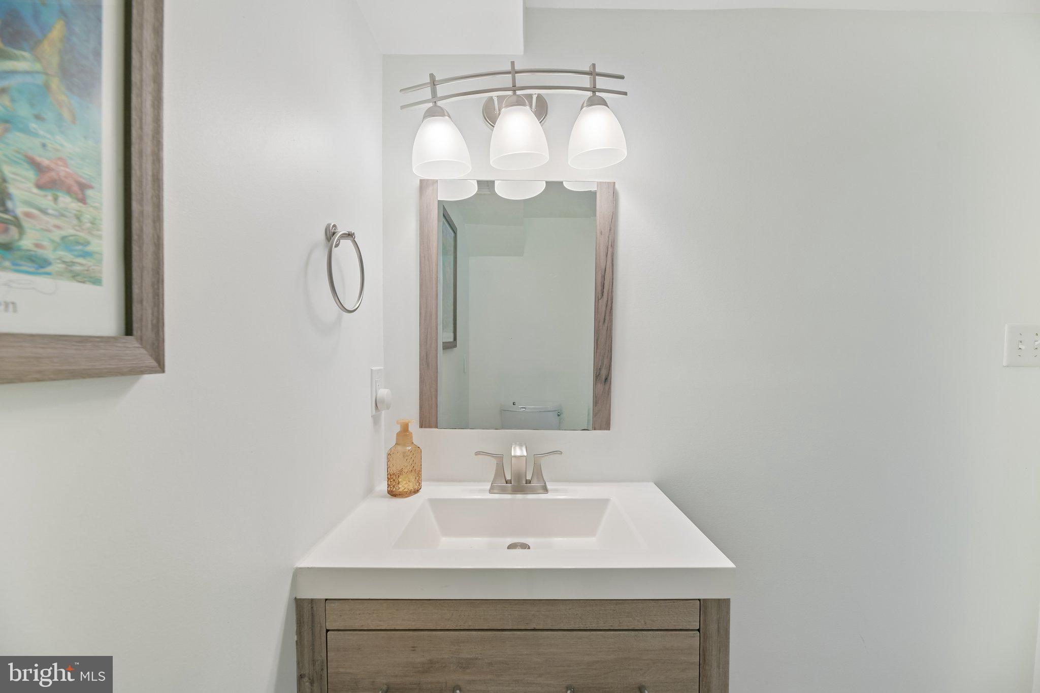 WOODLAND BEACH - Residential