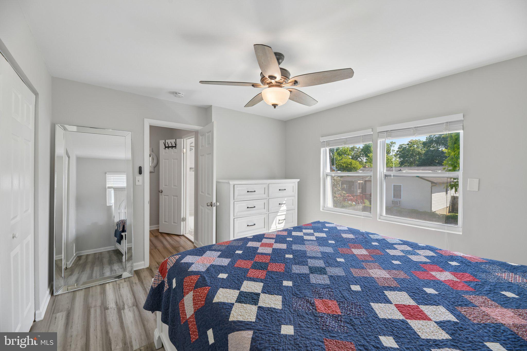 WOODLAND BEACH - Residential