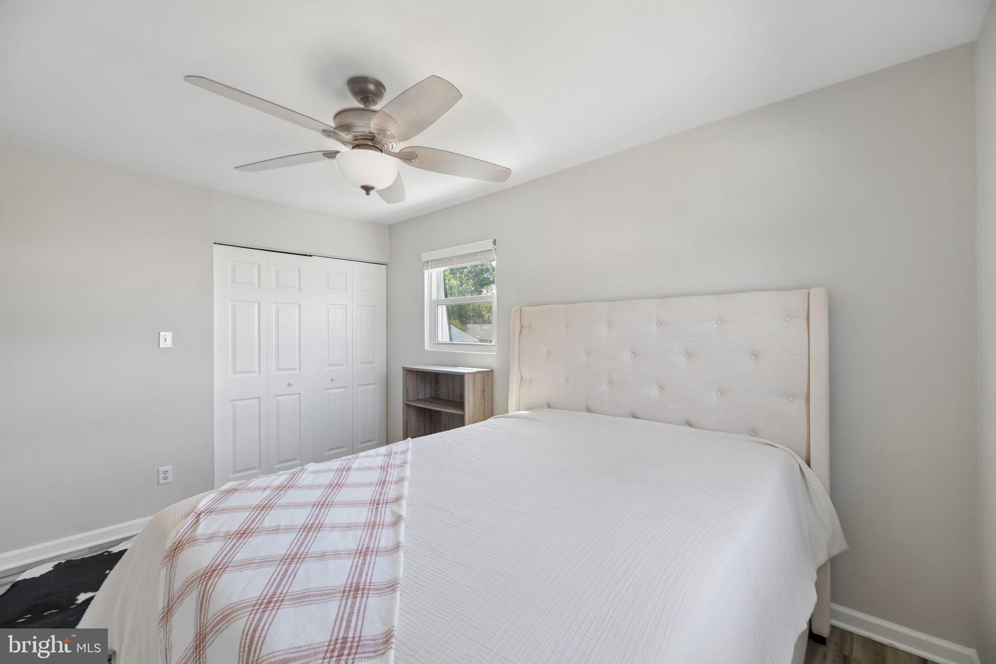 WOODLAND BEACH - Residential