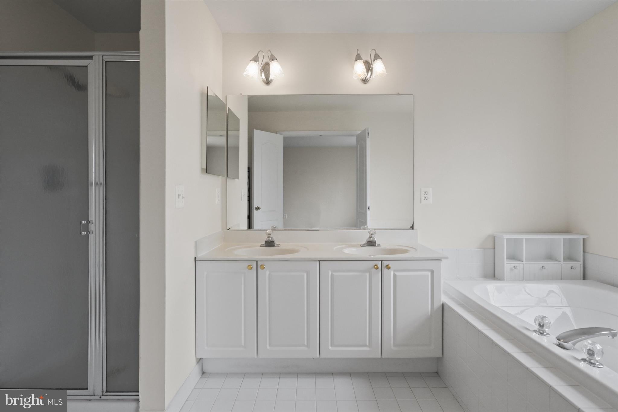 BELMONT BAY - Residential