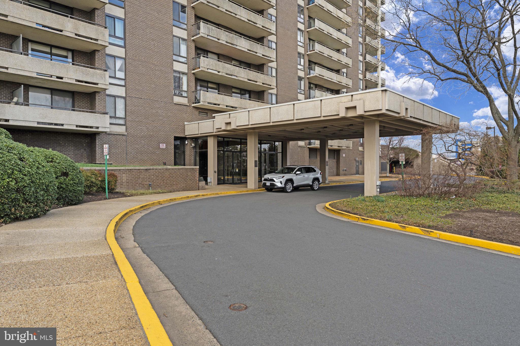1800 OLD MEADOW ROAD 1722