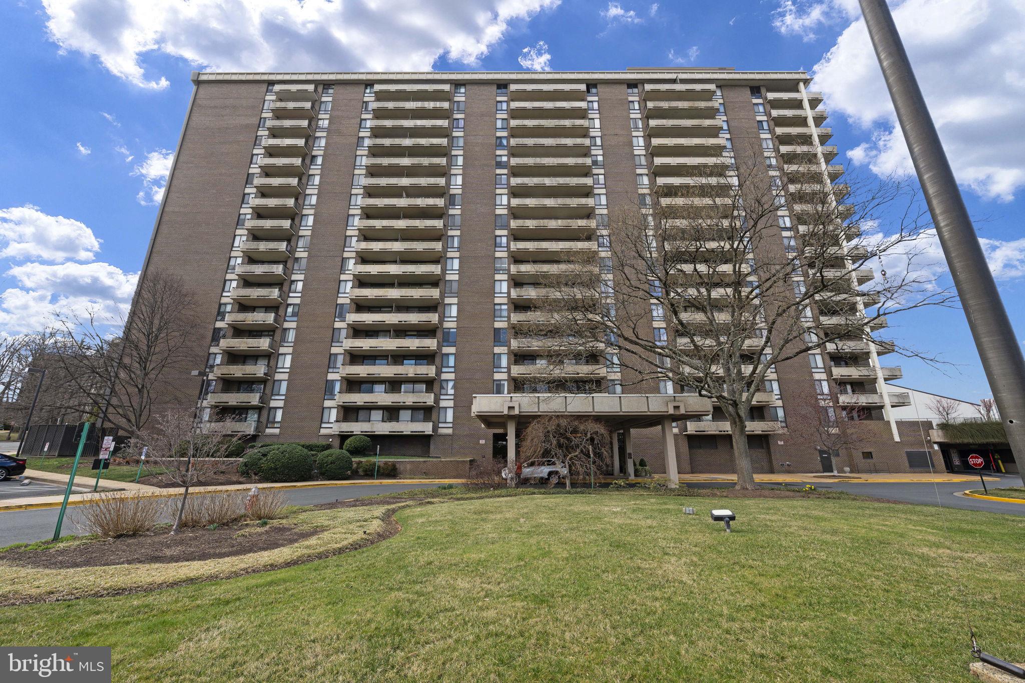 1800 OLD MEADOW ROAD 1722