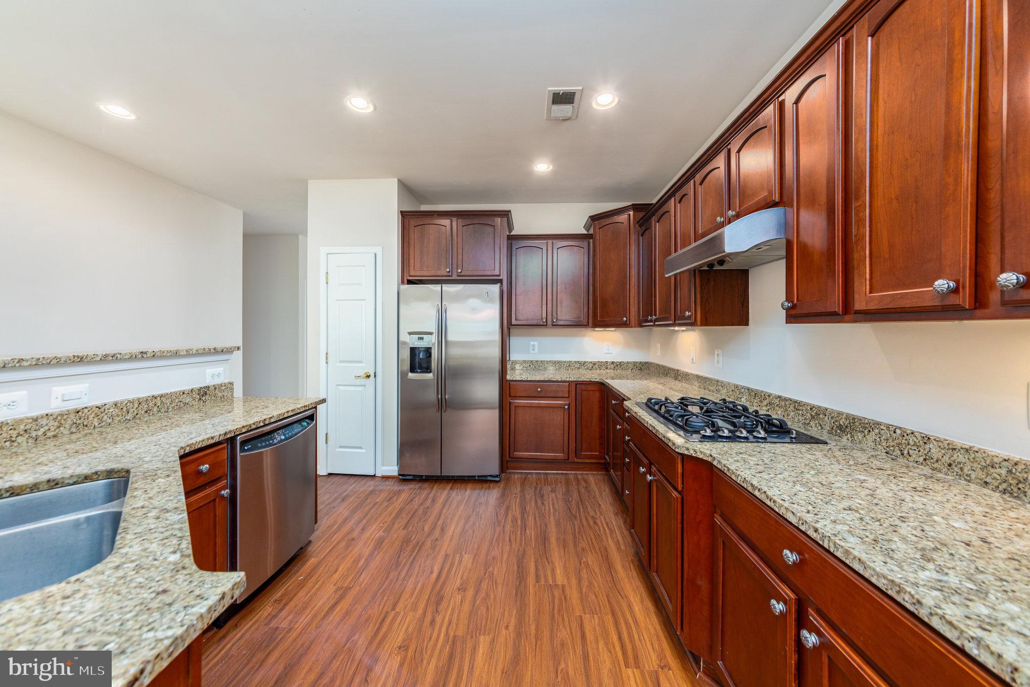 VIRGINIA HERITAGE AT LEE'S PARK - Residential