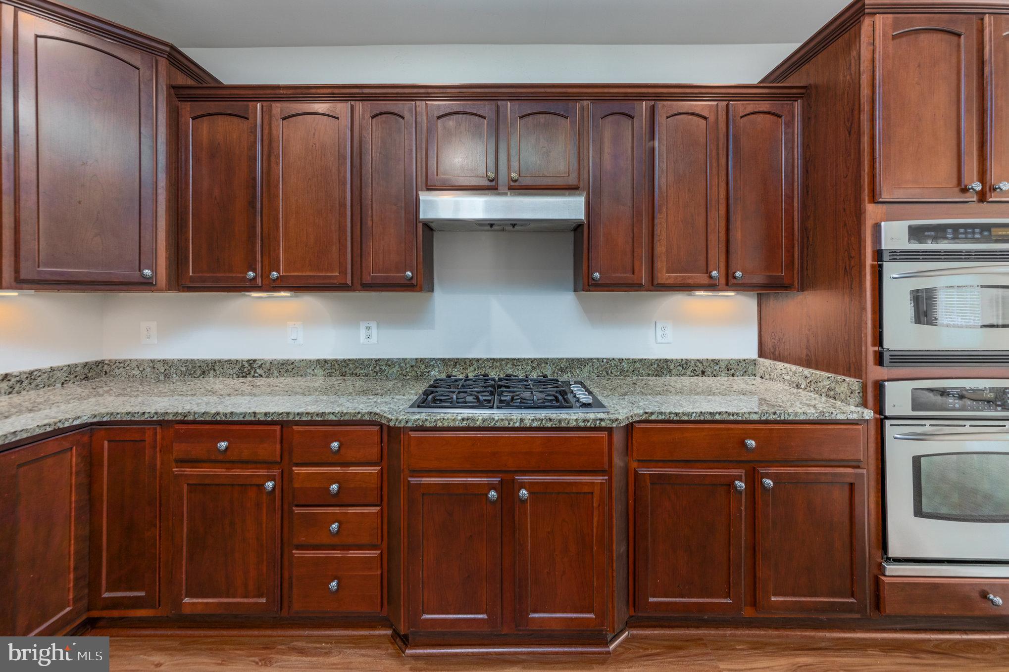 VIRGINIA HERITAGE AT LEE'S PARK - Residential