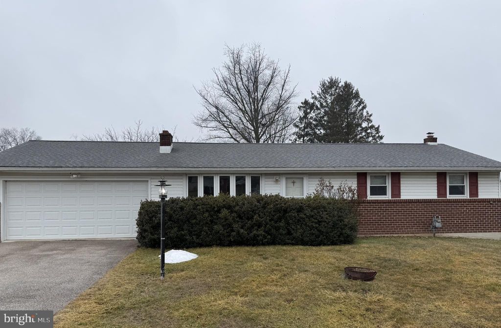 Photo of 2765 Northvue Lane, YORK, PA 17408 (MLS # PAYK2098808)