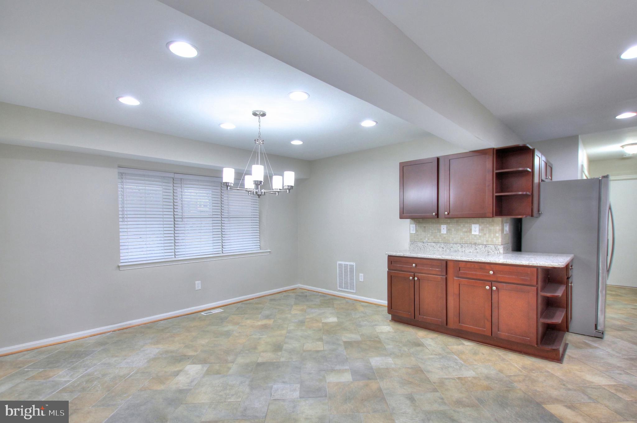 MONTPELIER - Residential