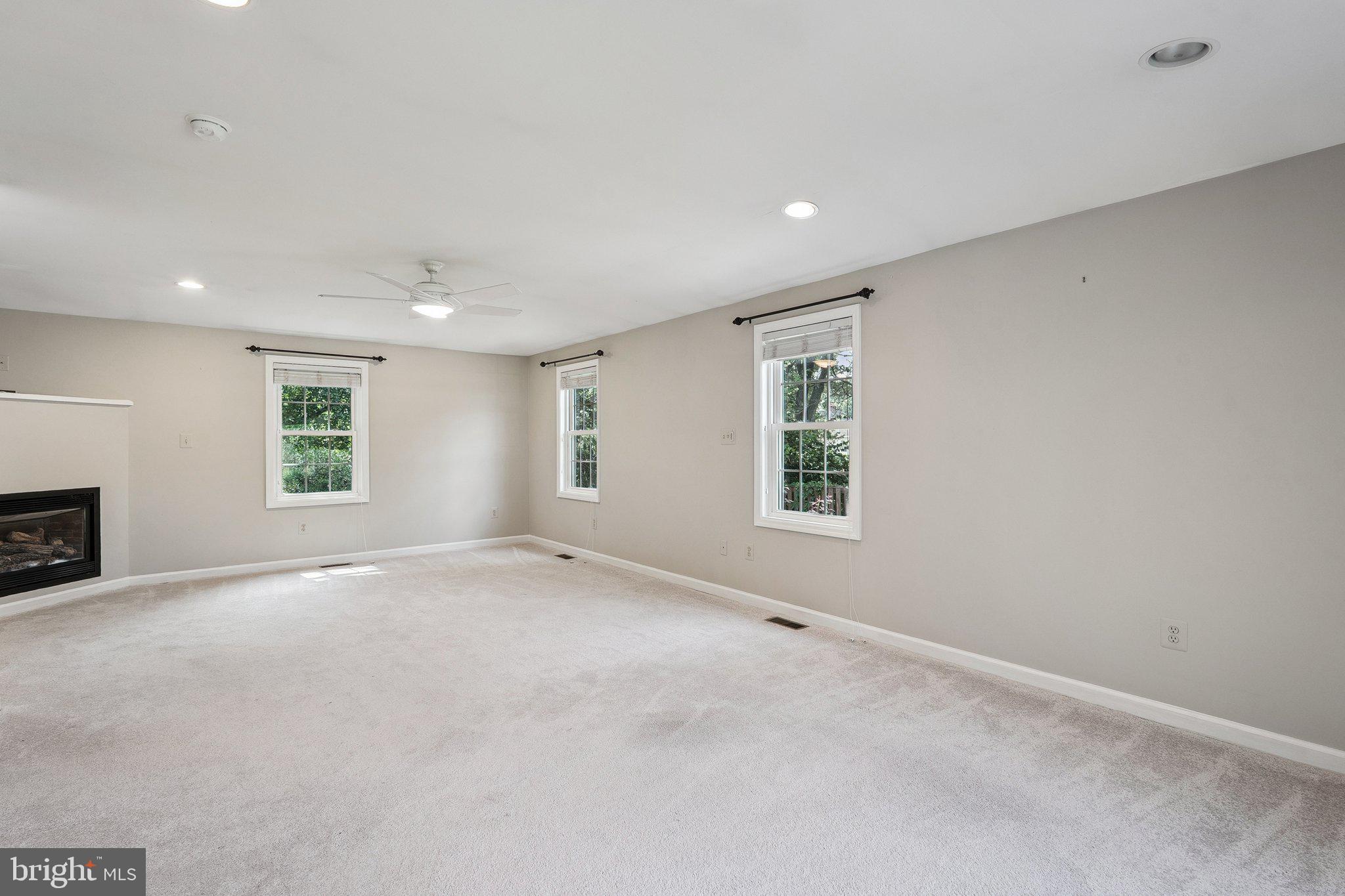 XANADU ESTATES - Residential Lease