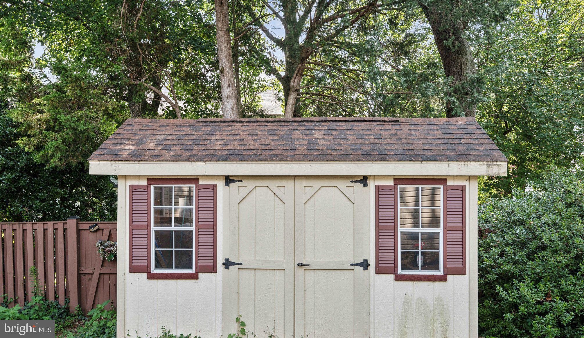 XANADU ESTATES - Residential Lease