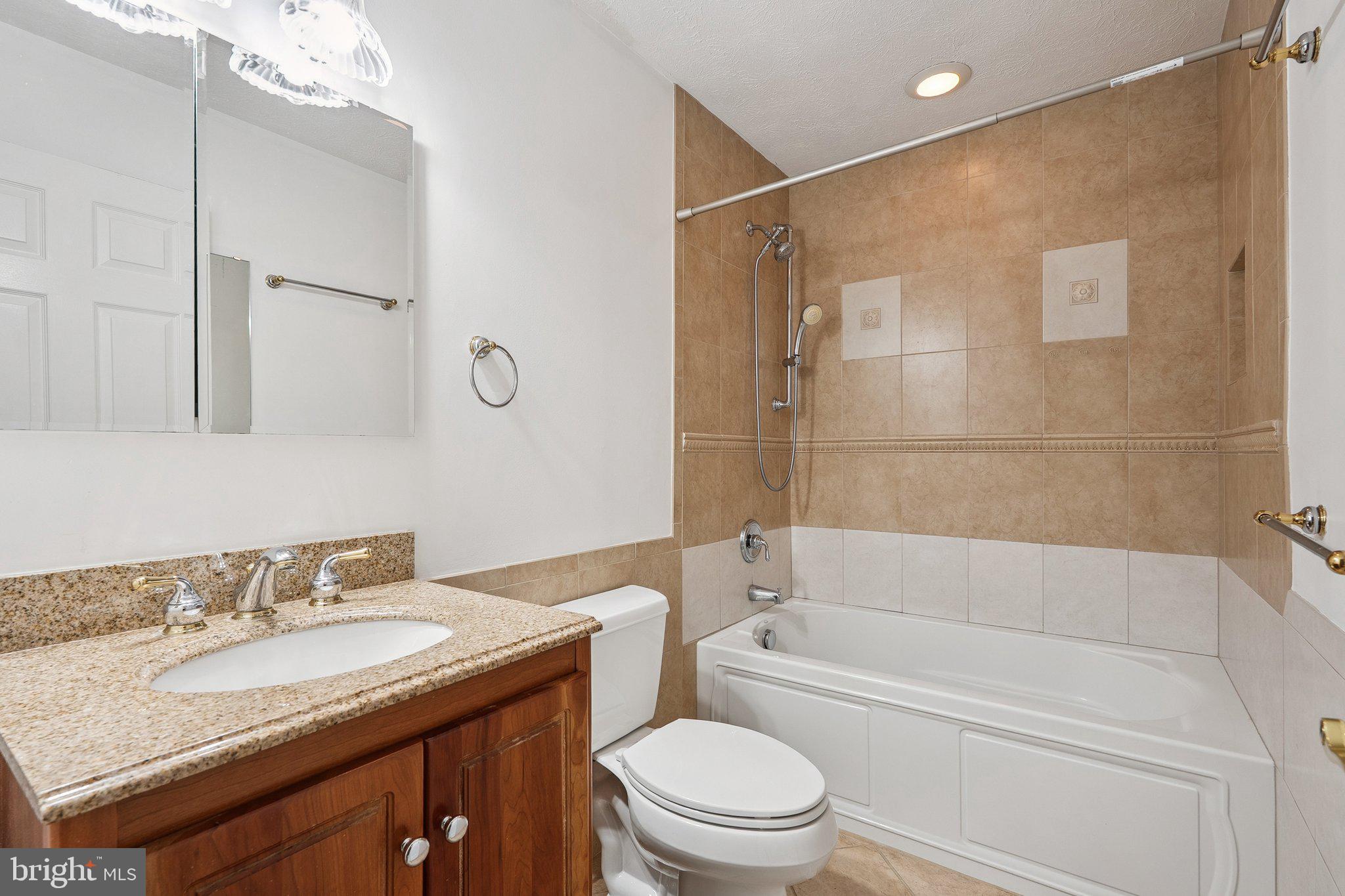 XANADU ESTATES - Residential Lease