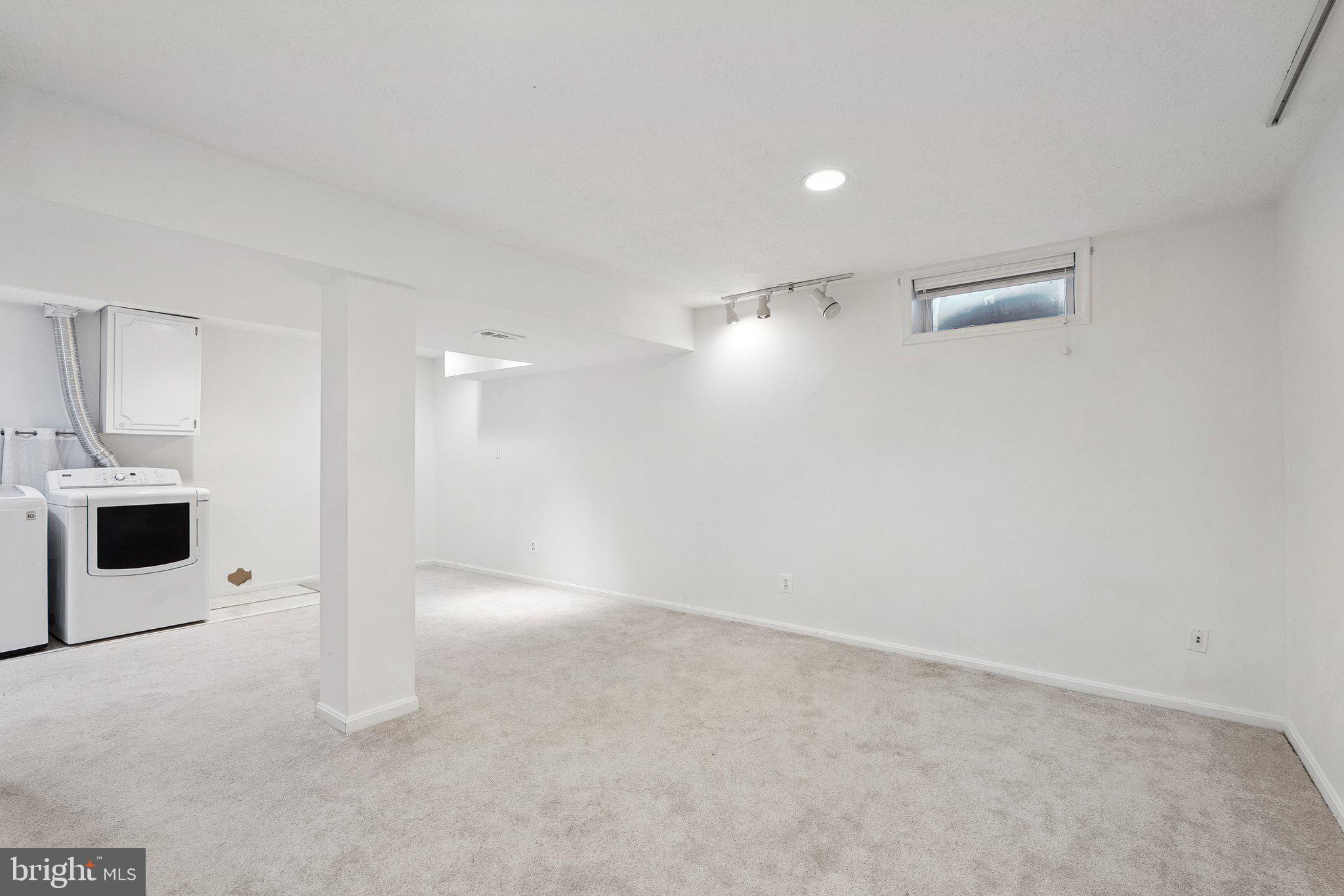 XANADU ESTATES - Residential Lease