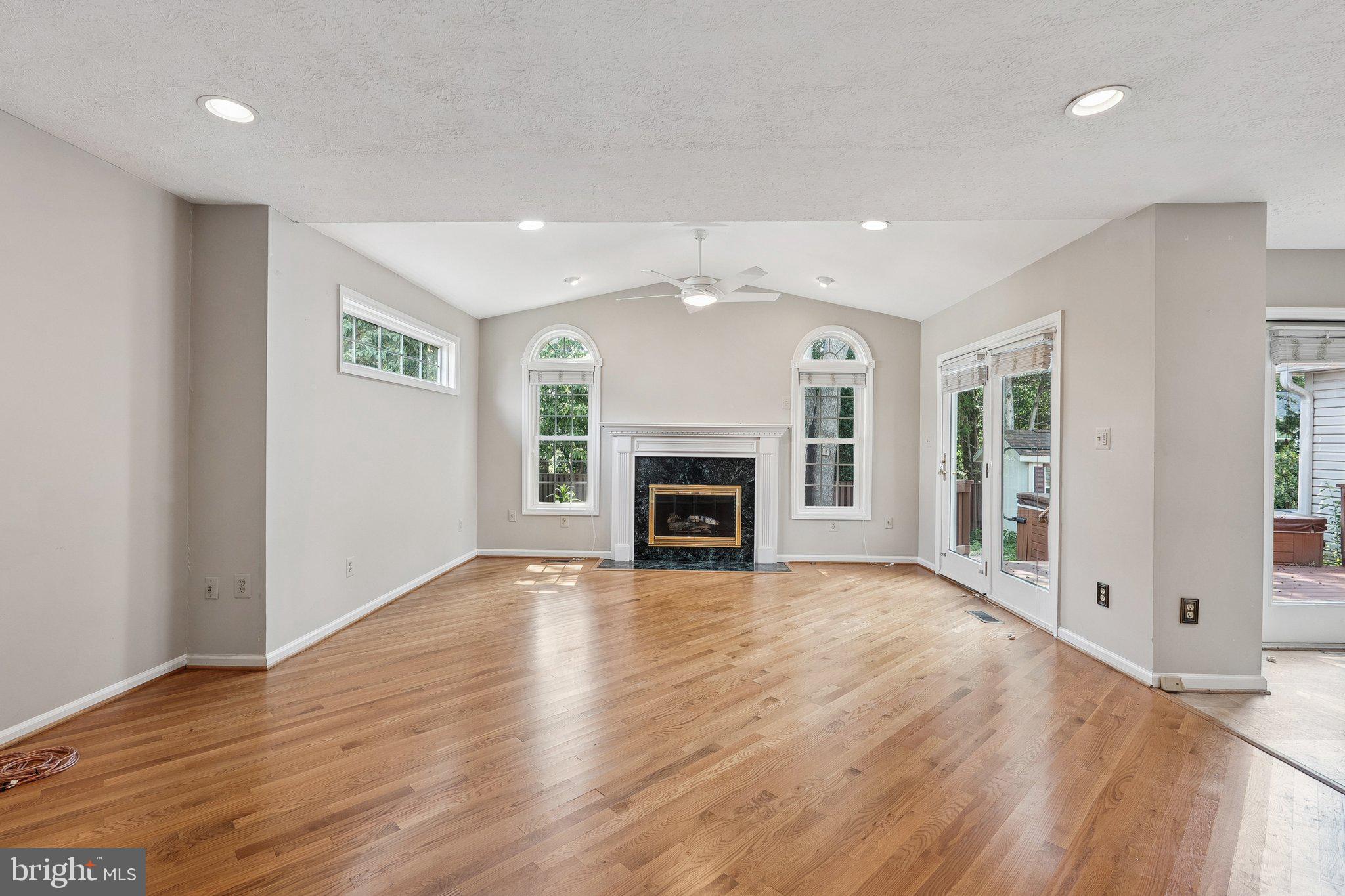 XANADU ESTATES - Residential Lease