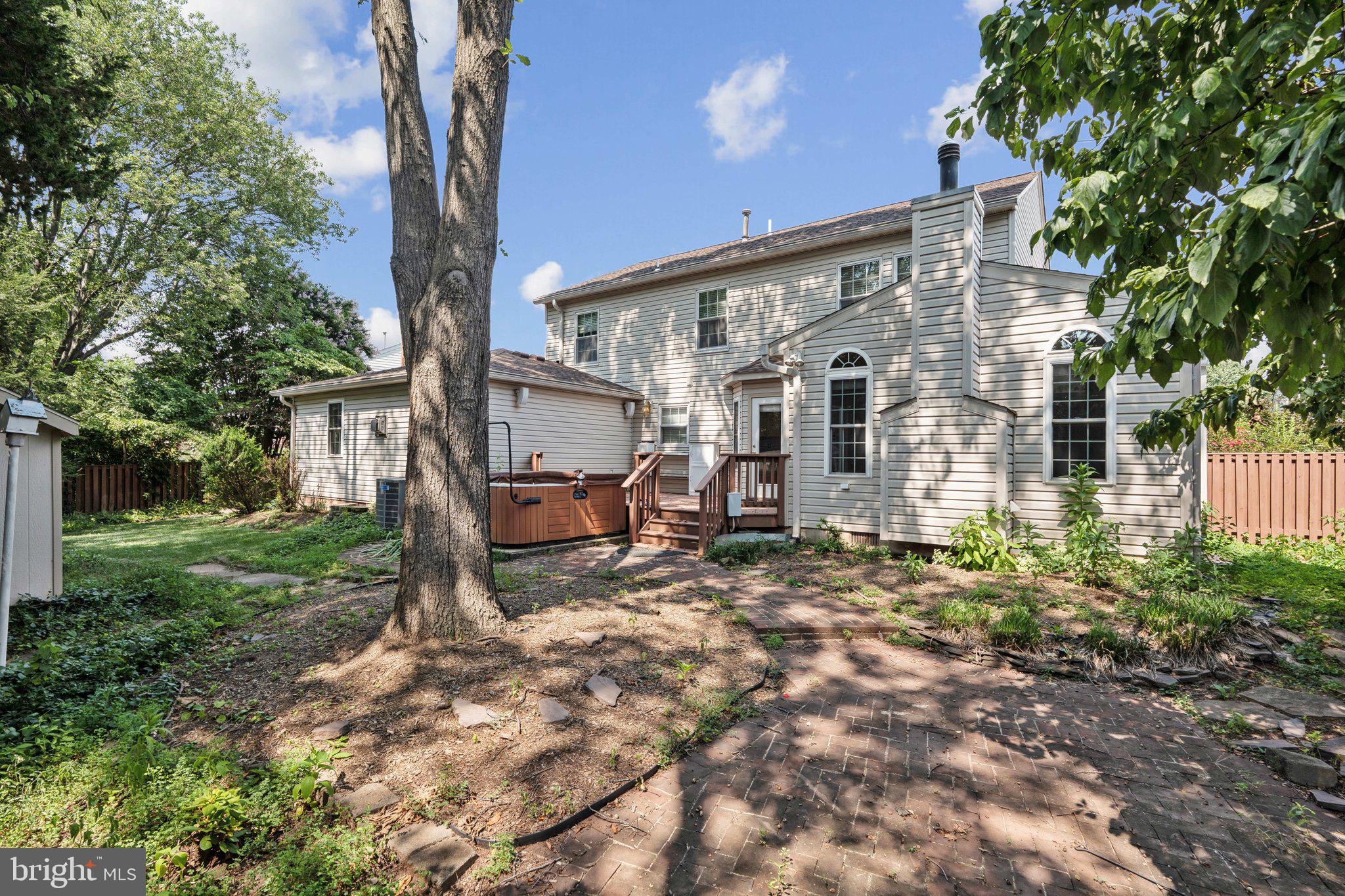 XANADU ESTATES - Residential Lease