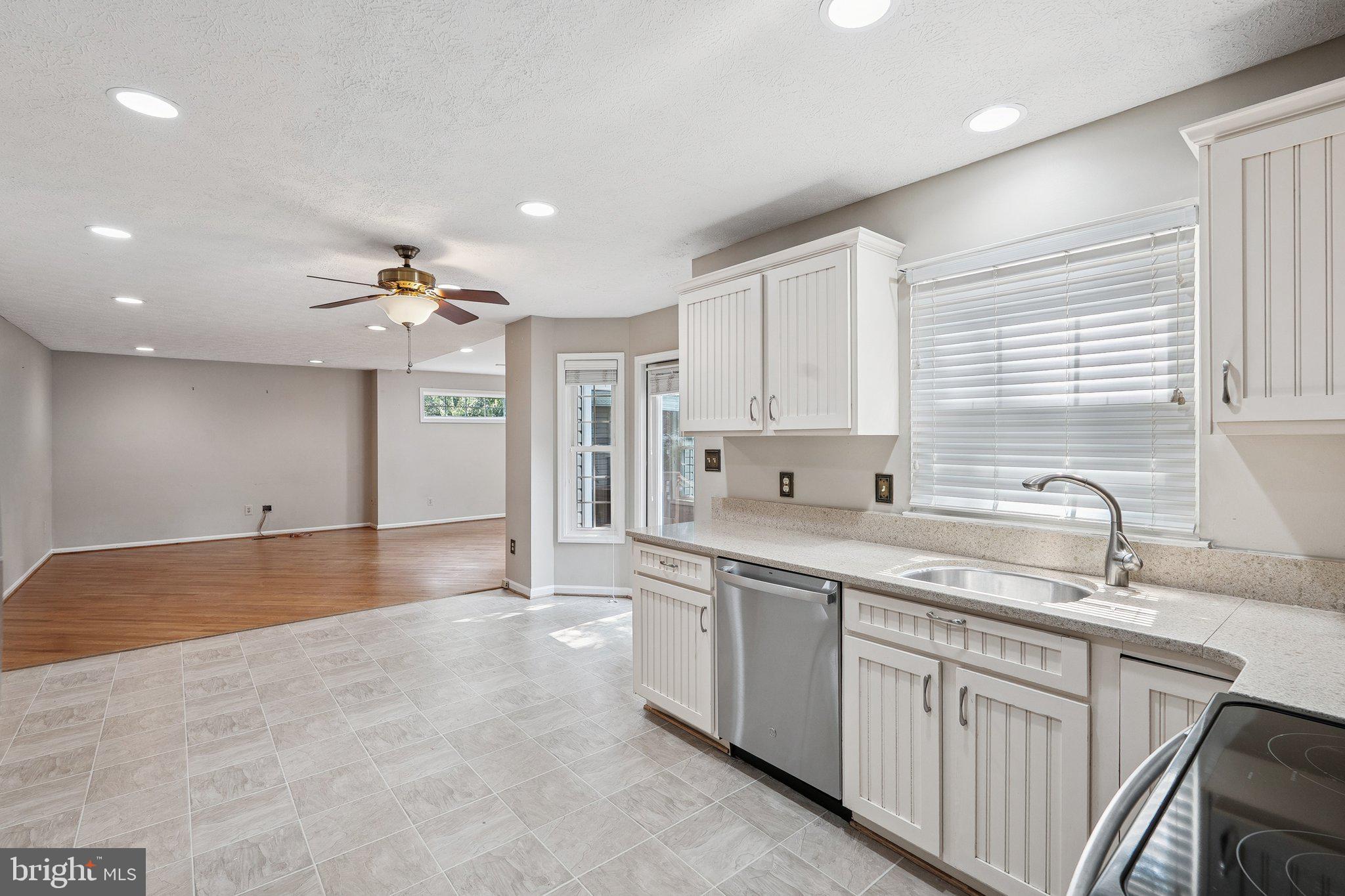 XANADU ESTATES - Residential Lease