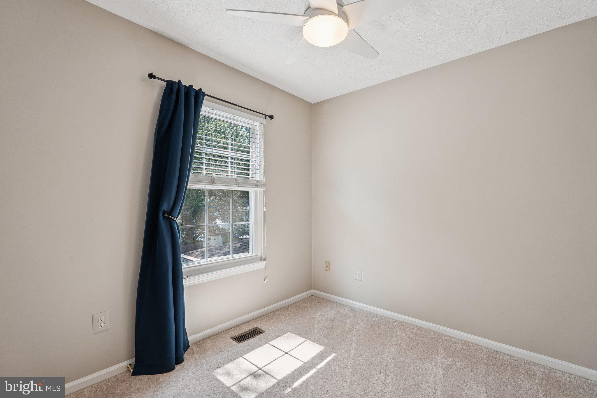 XANADU ESTATES - Residential Lease