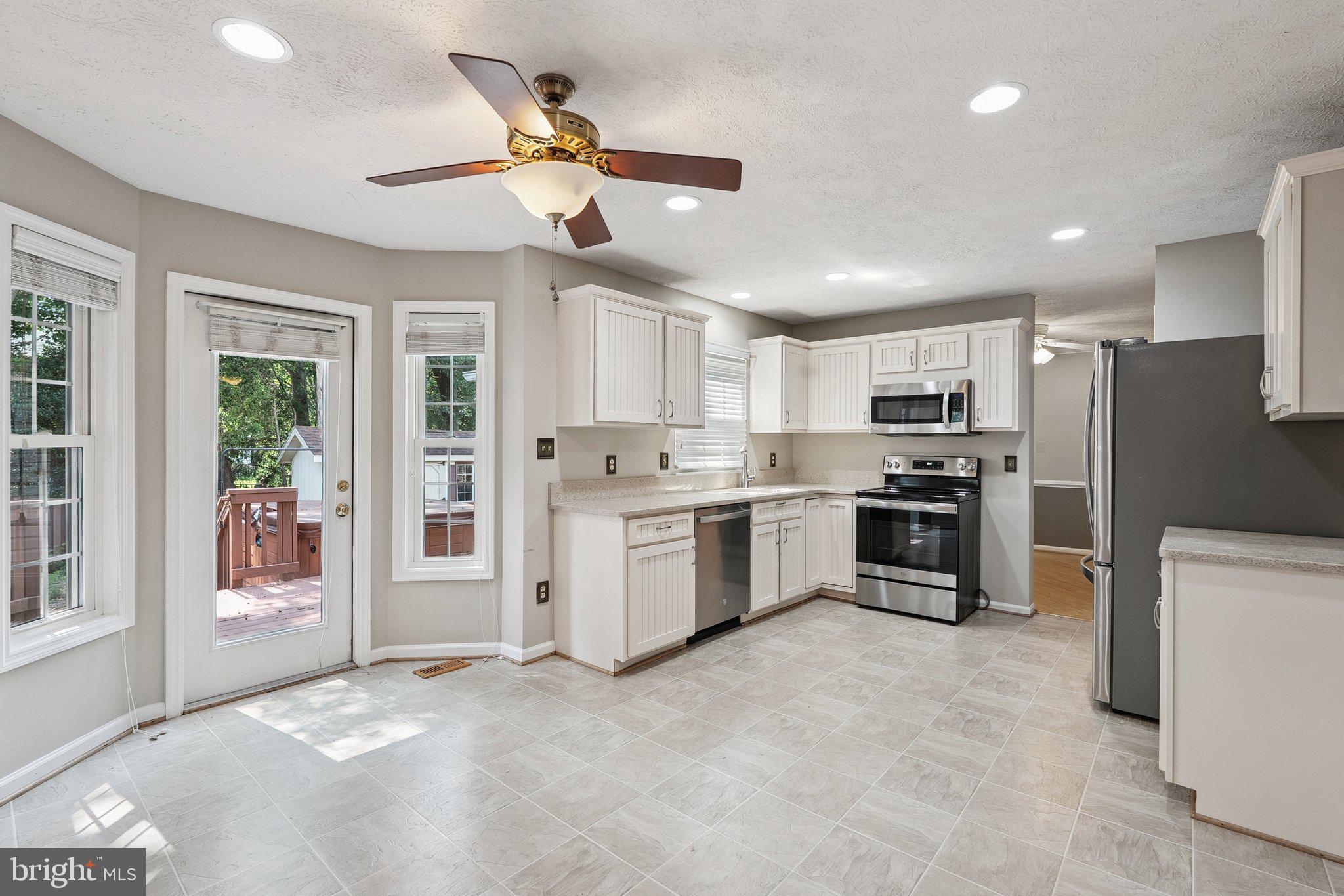 XANADU ESTATES - Residential Lease