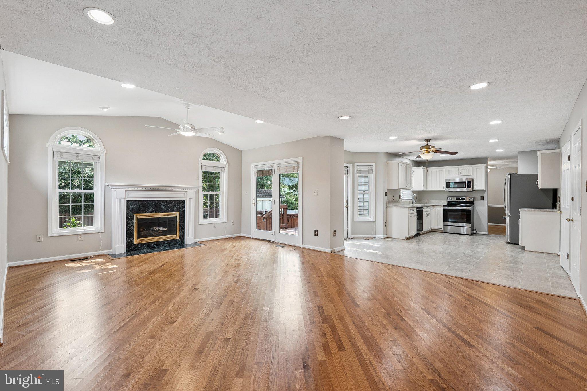 XANADU ESTATES - Residential Lease