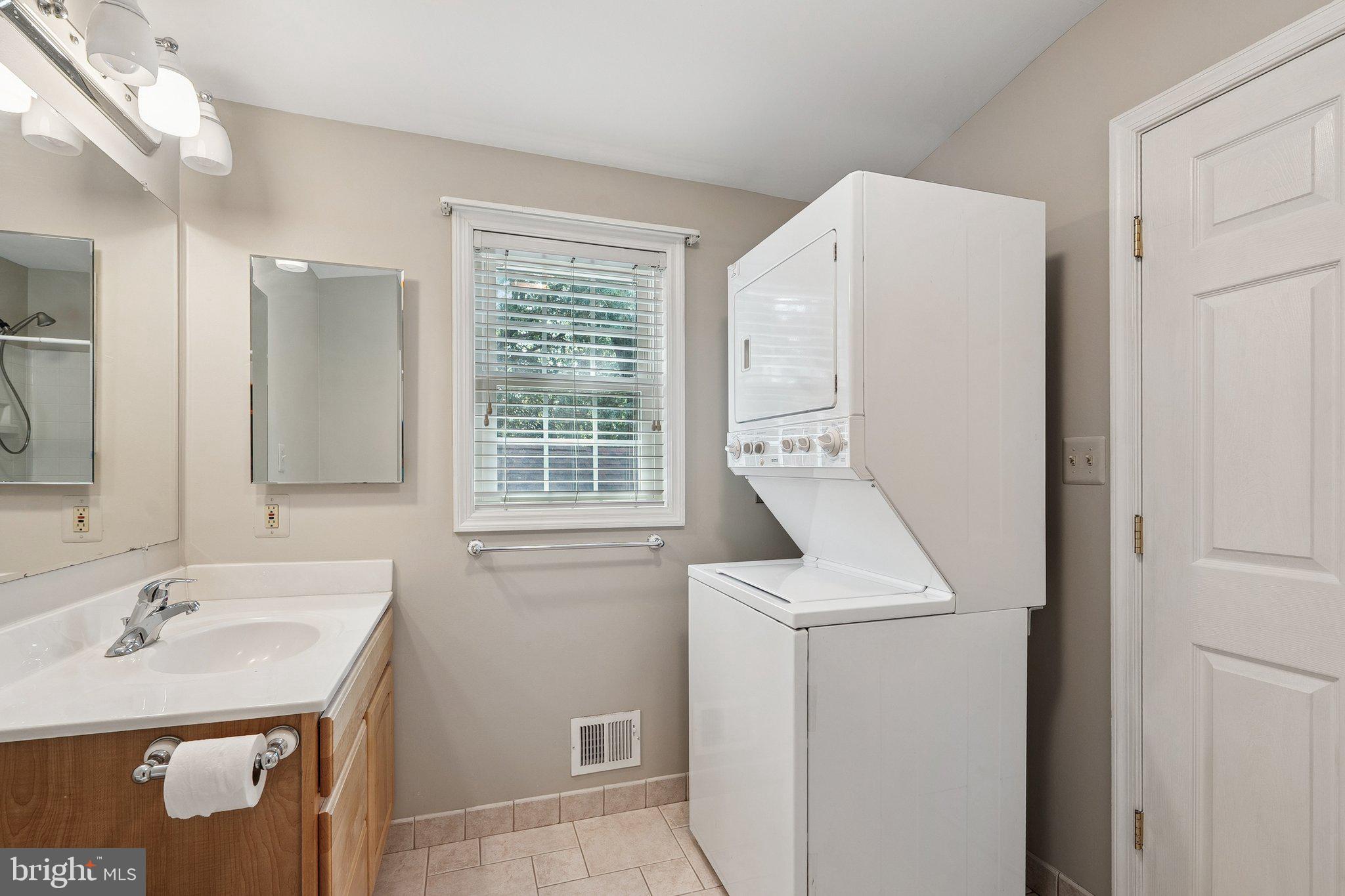 XANADU ESTATES - Residential Lease