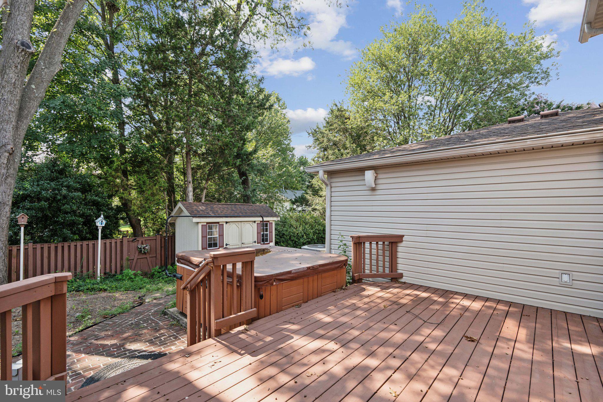 XANADU ESTATES - Residential Lease