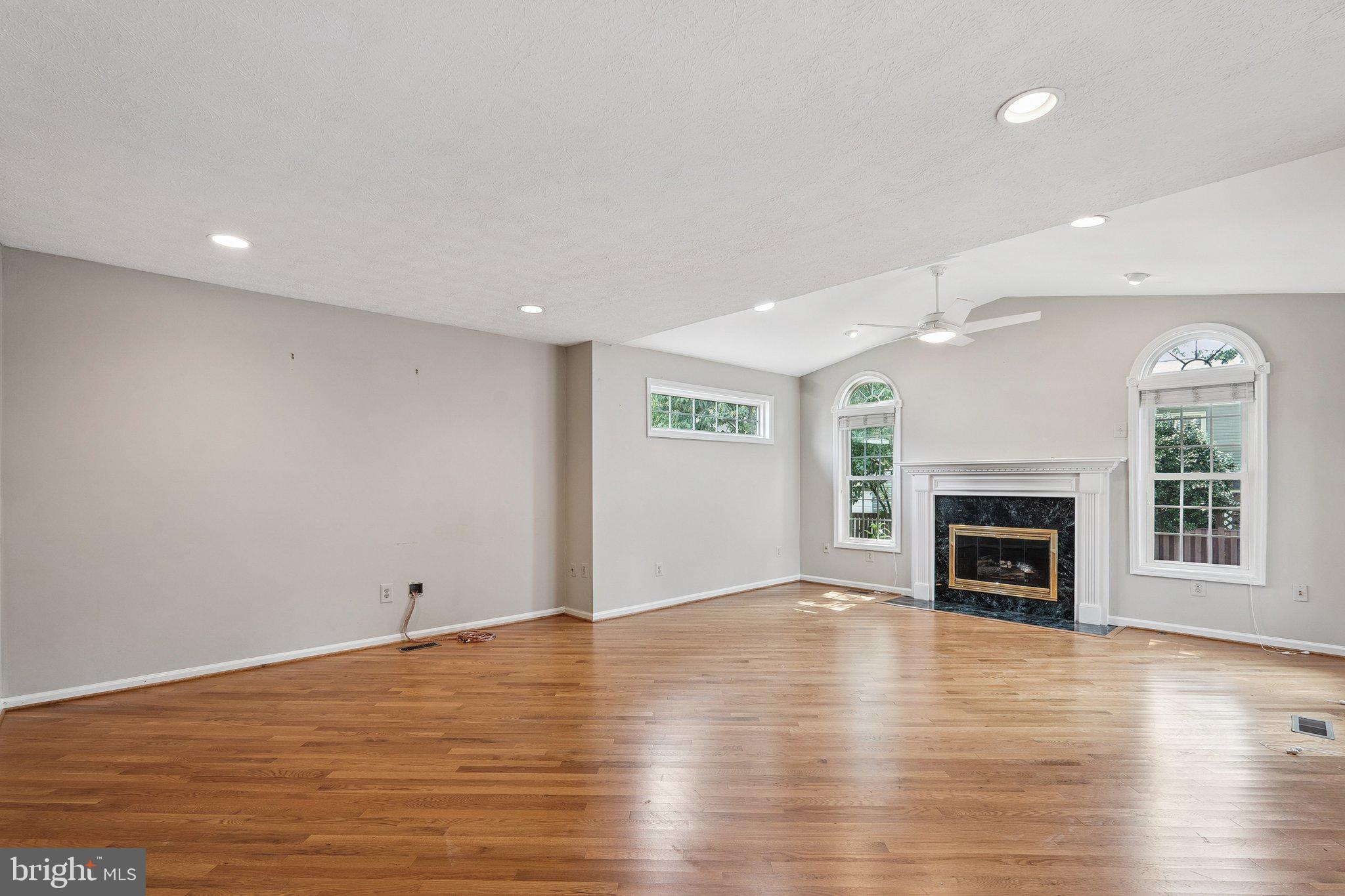 XANADU ESTATES - Residential Lease