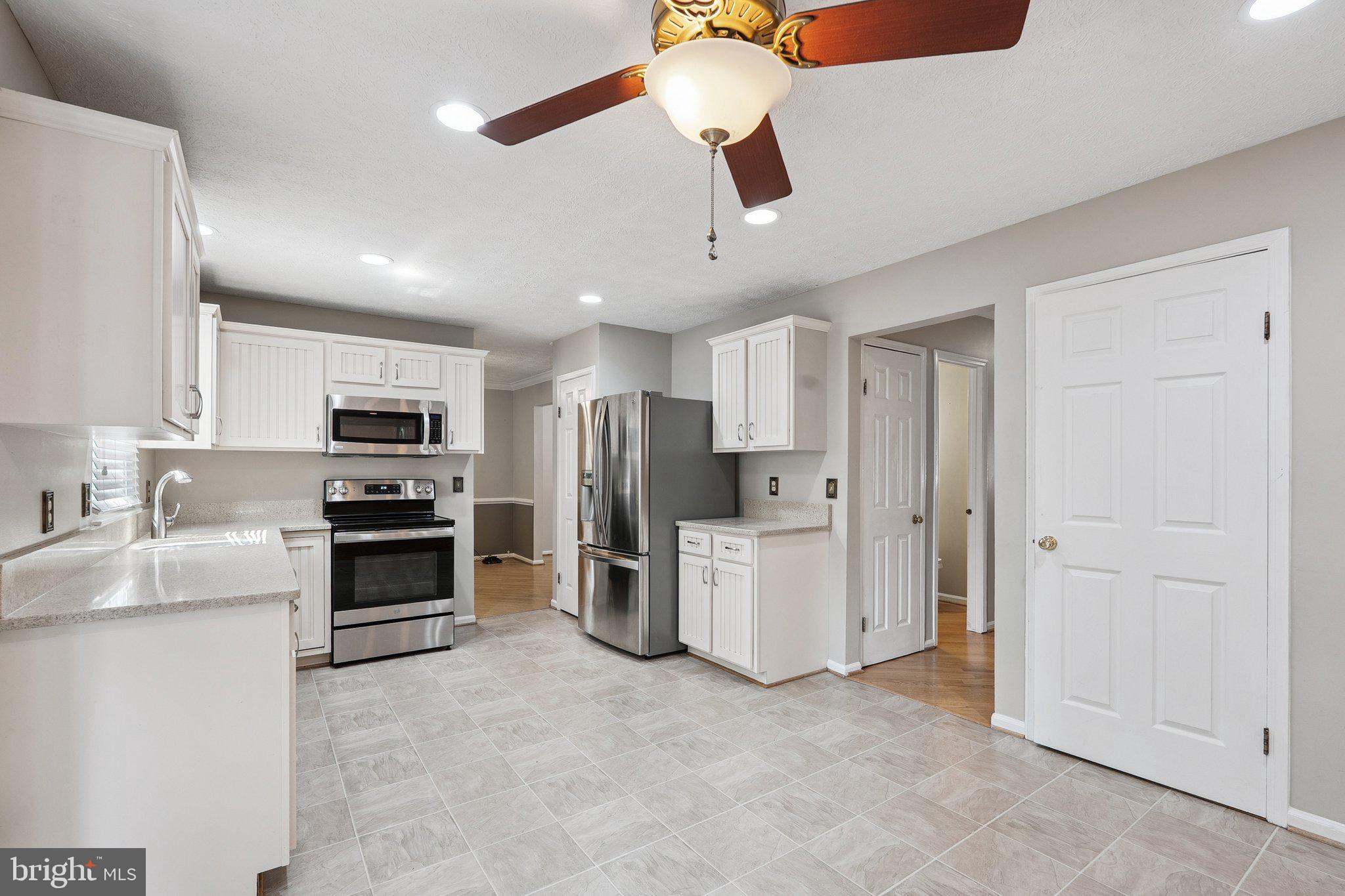 XANADU ESTATES - Residential Lease