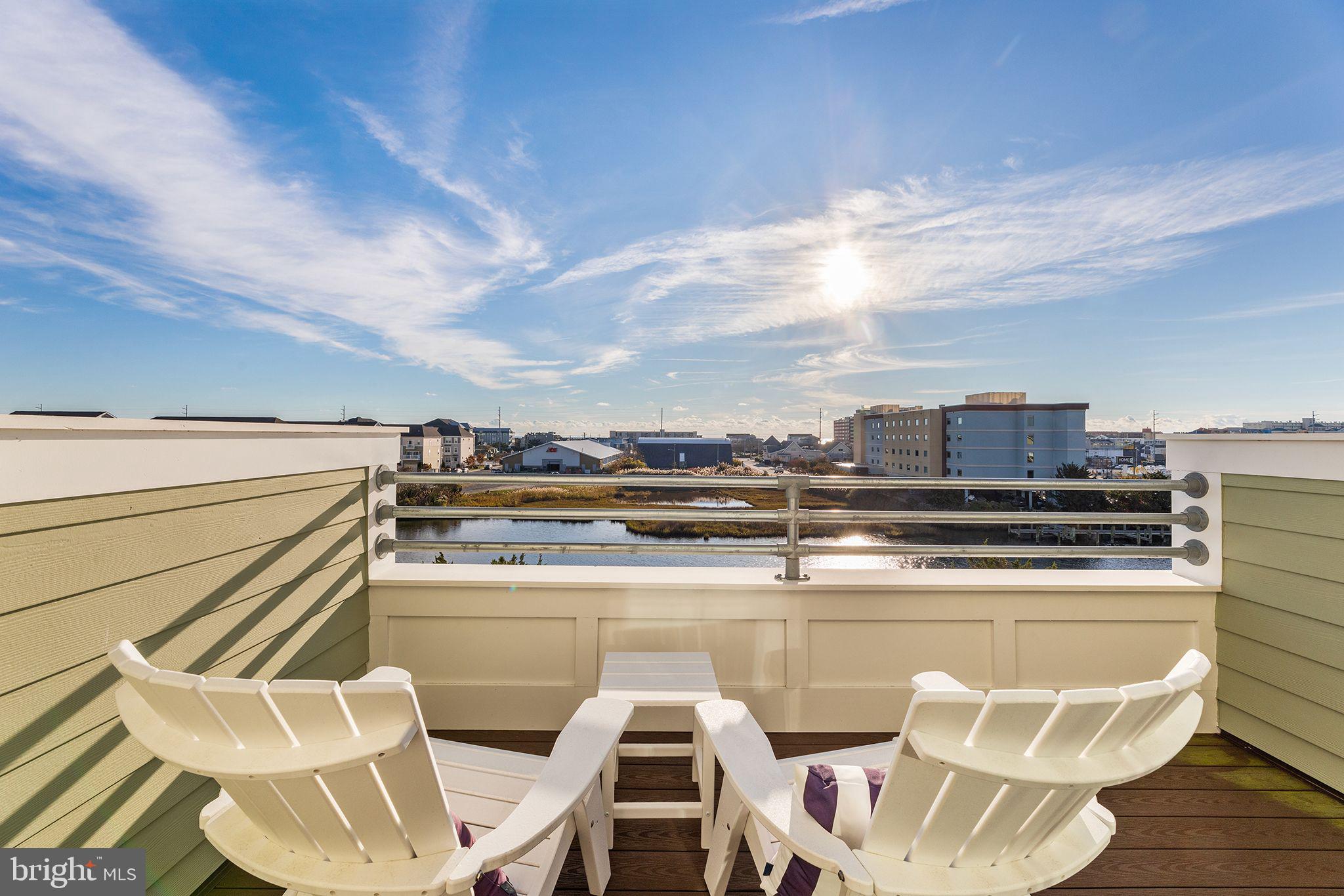 SUNSET ISLAND - Residential