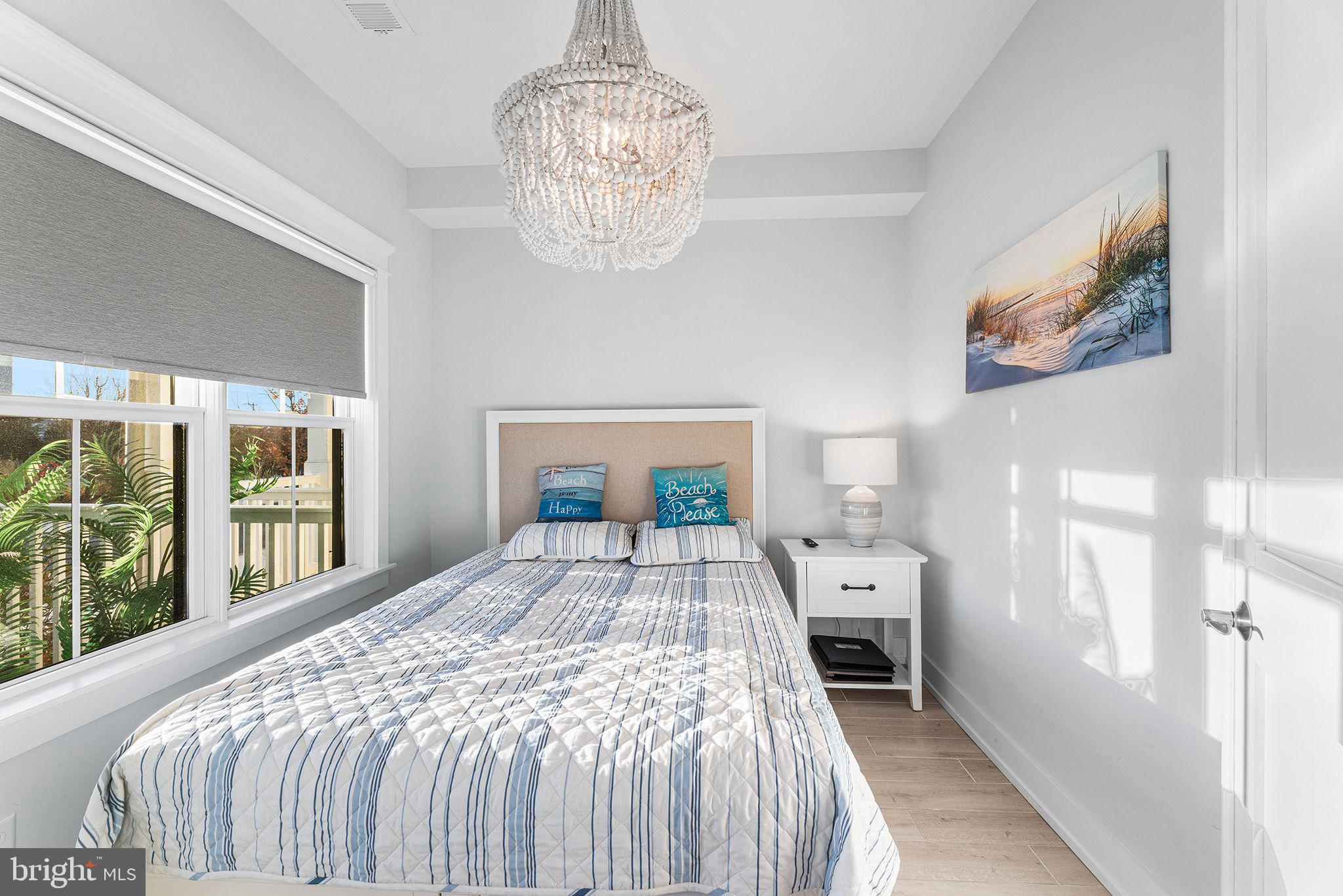 SUNSET ISLAND - Residential