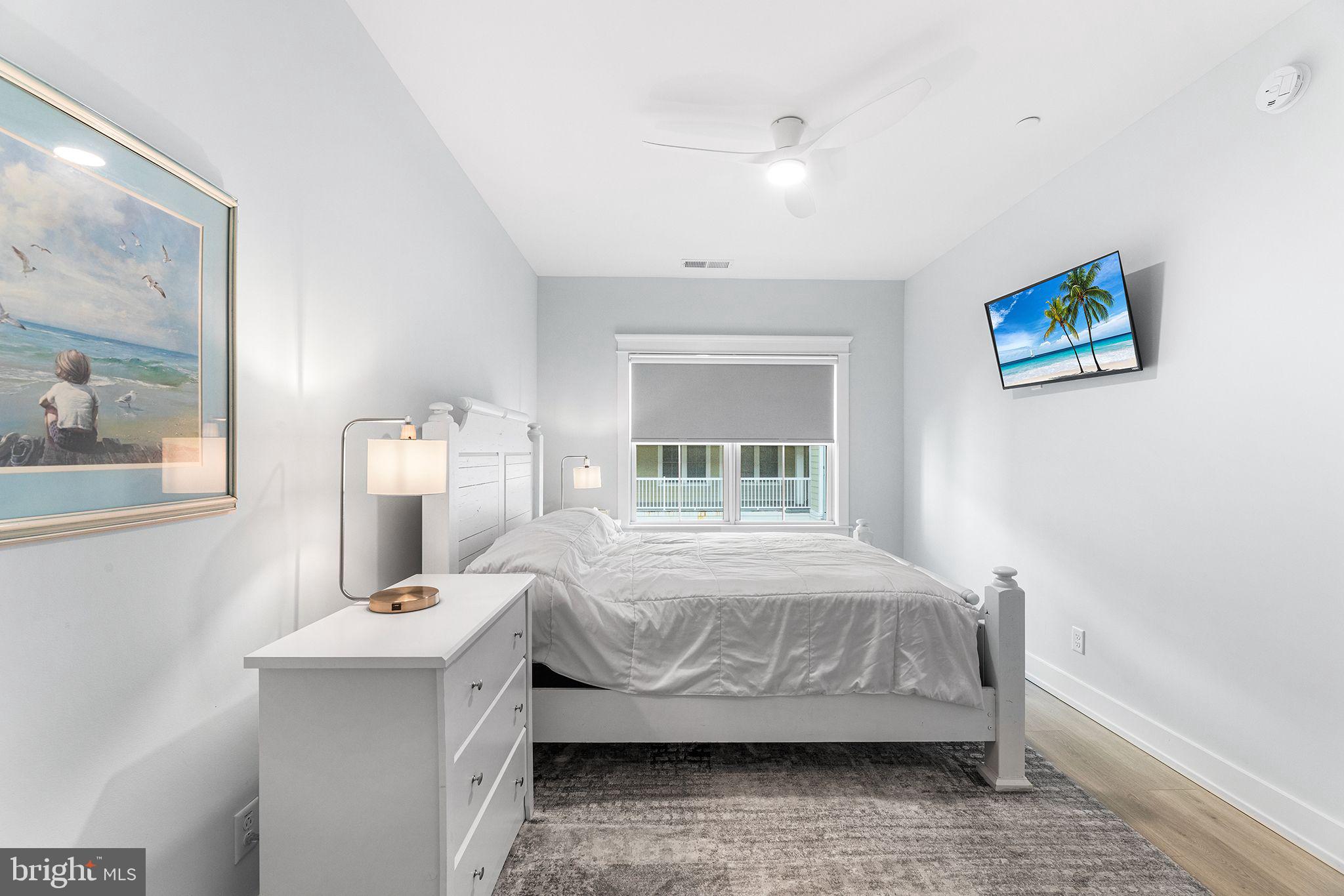 SUNSET ISLAND - Residential