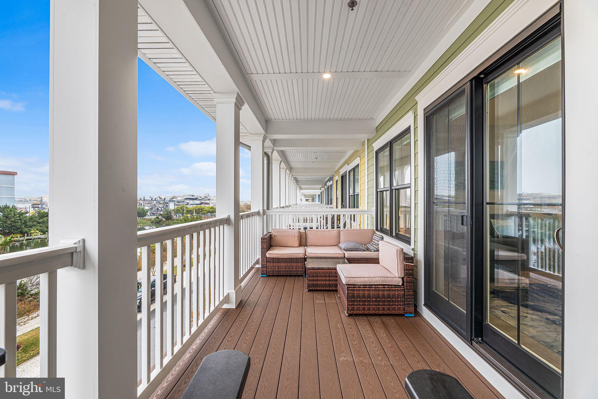 SUNSET ISLAND - Residential