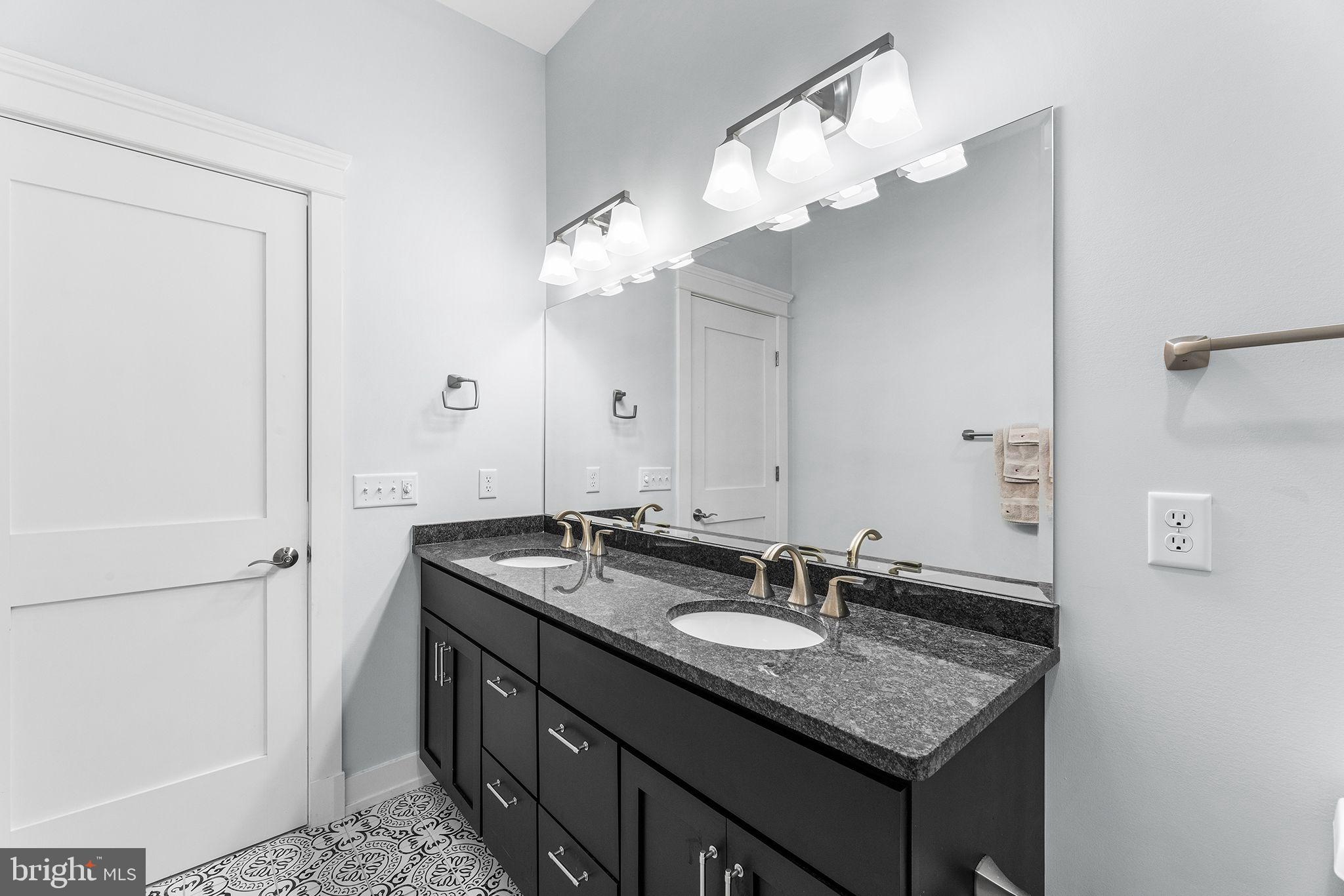 SUNSET ISLAND - Residential