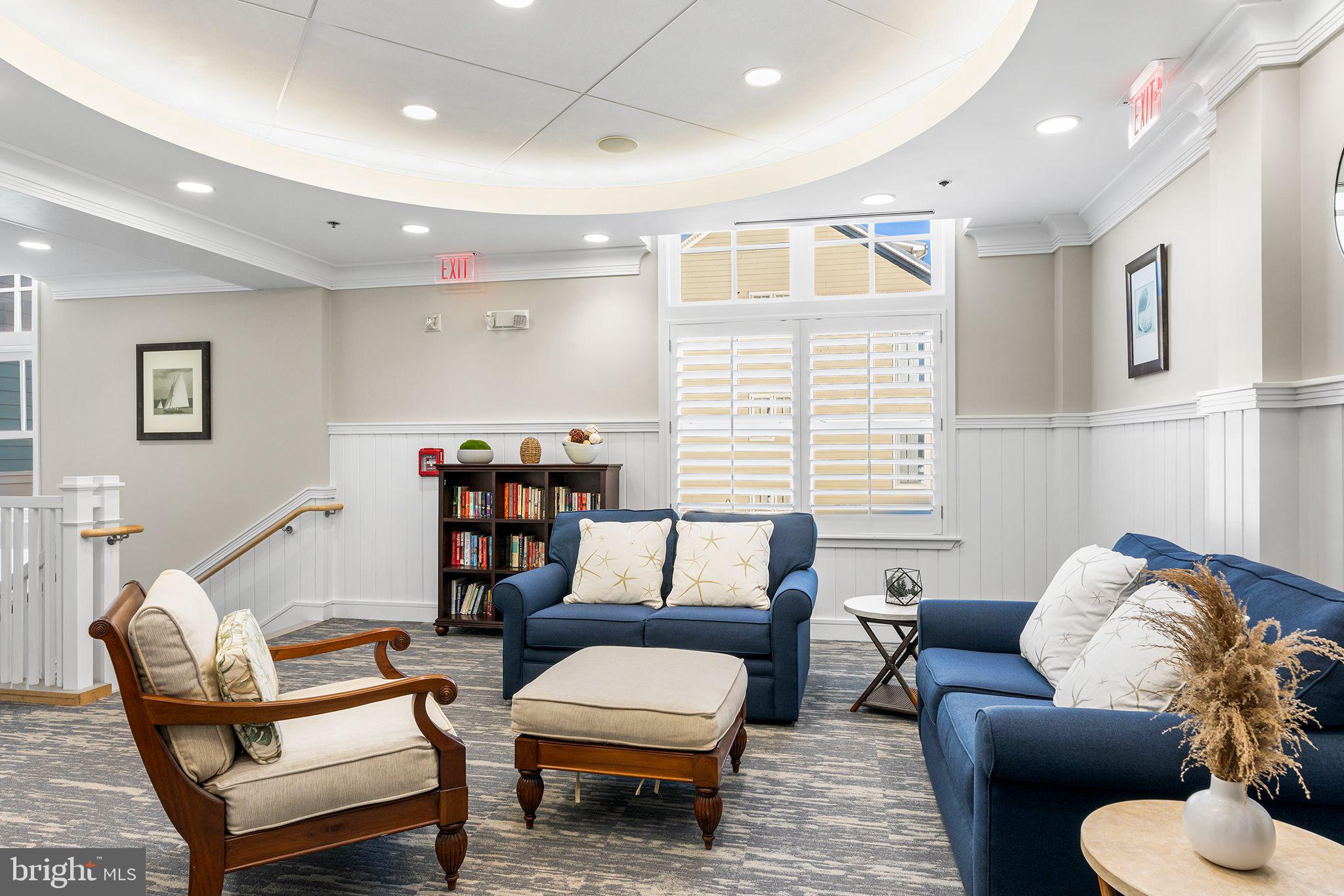 SUNSET ISLAND - Residential