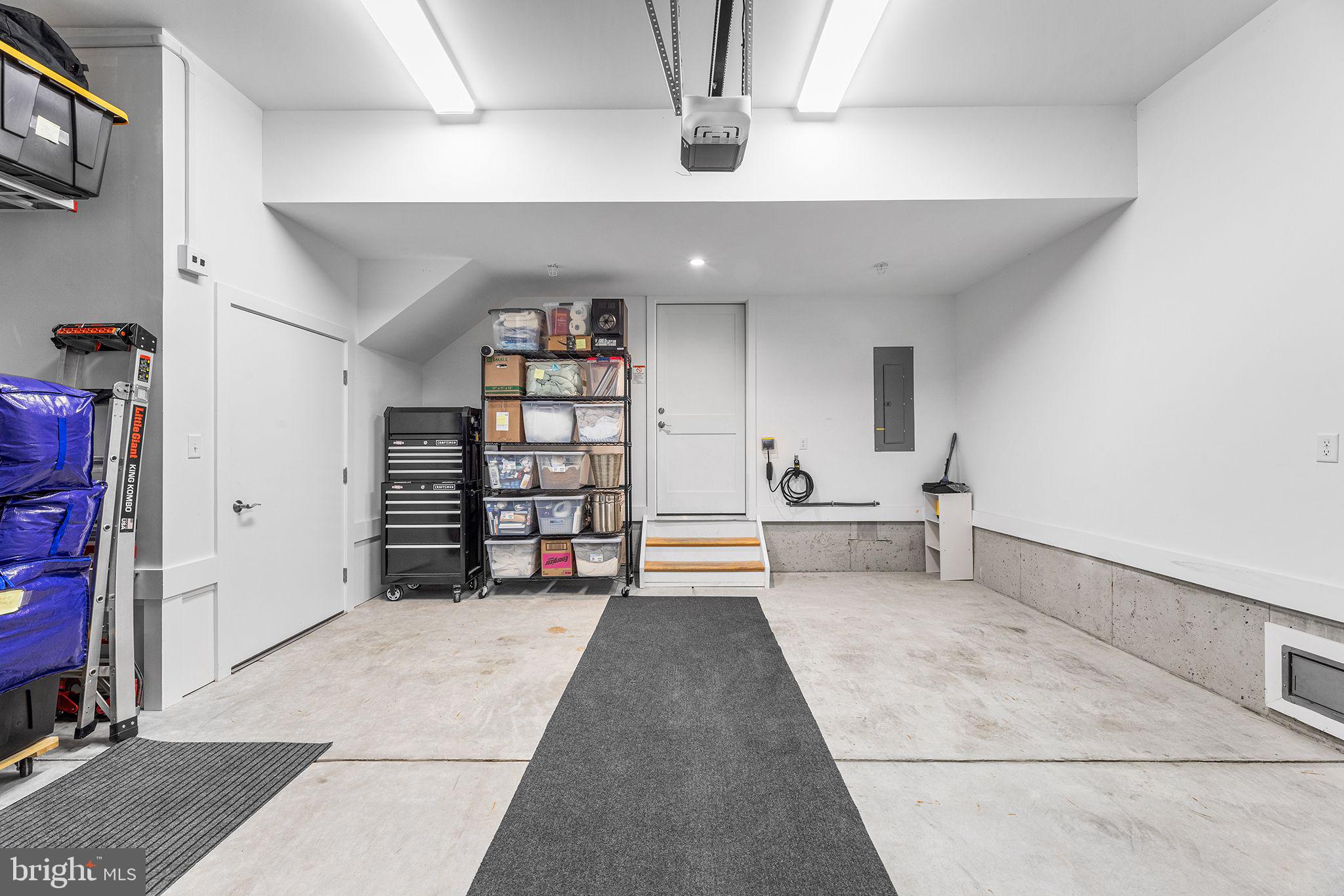 SUNSET ISLAND - Residential