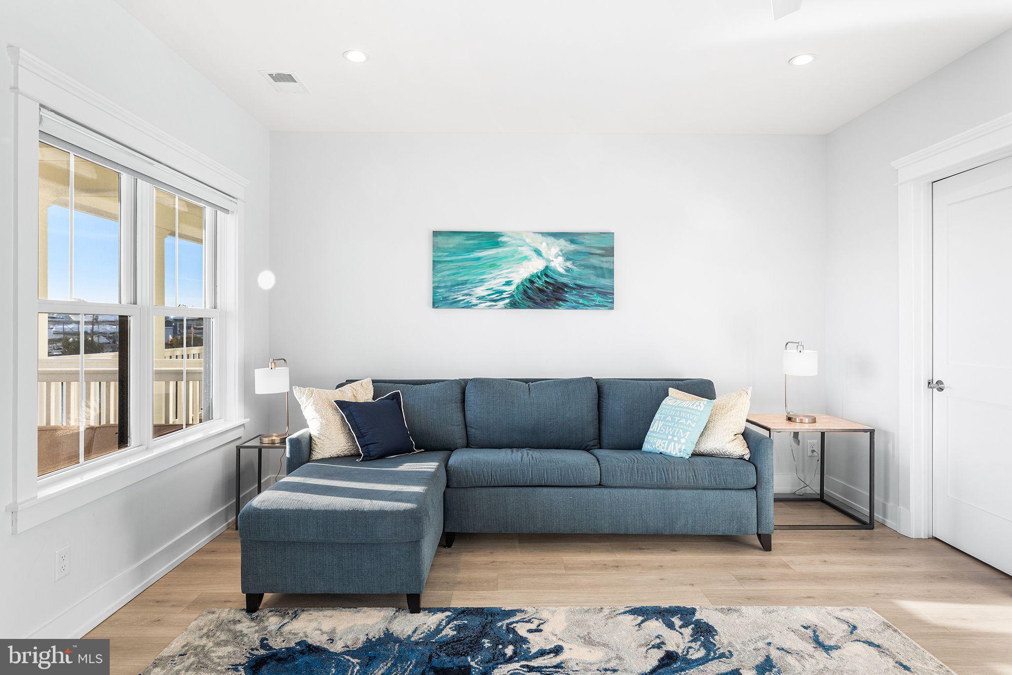 SUNSET ISLAND - Residential