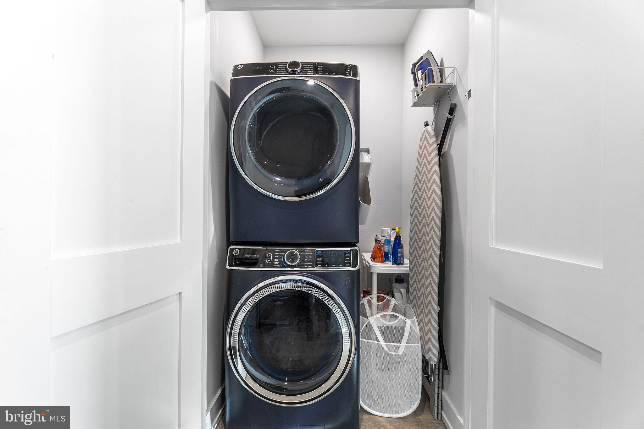 SUNSET ISLAND - Residential