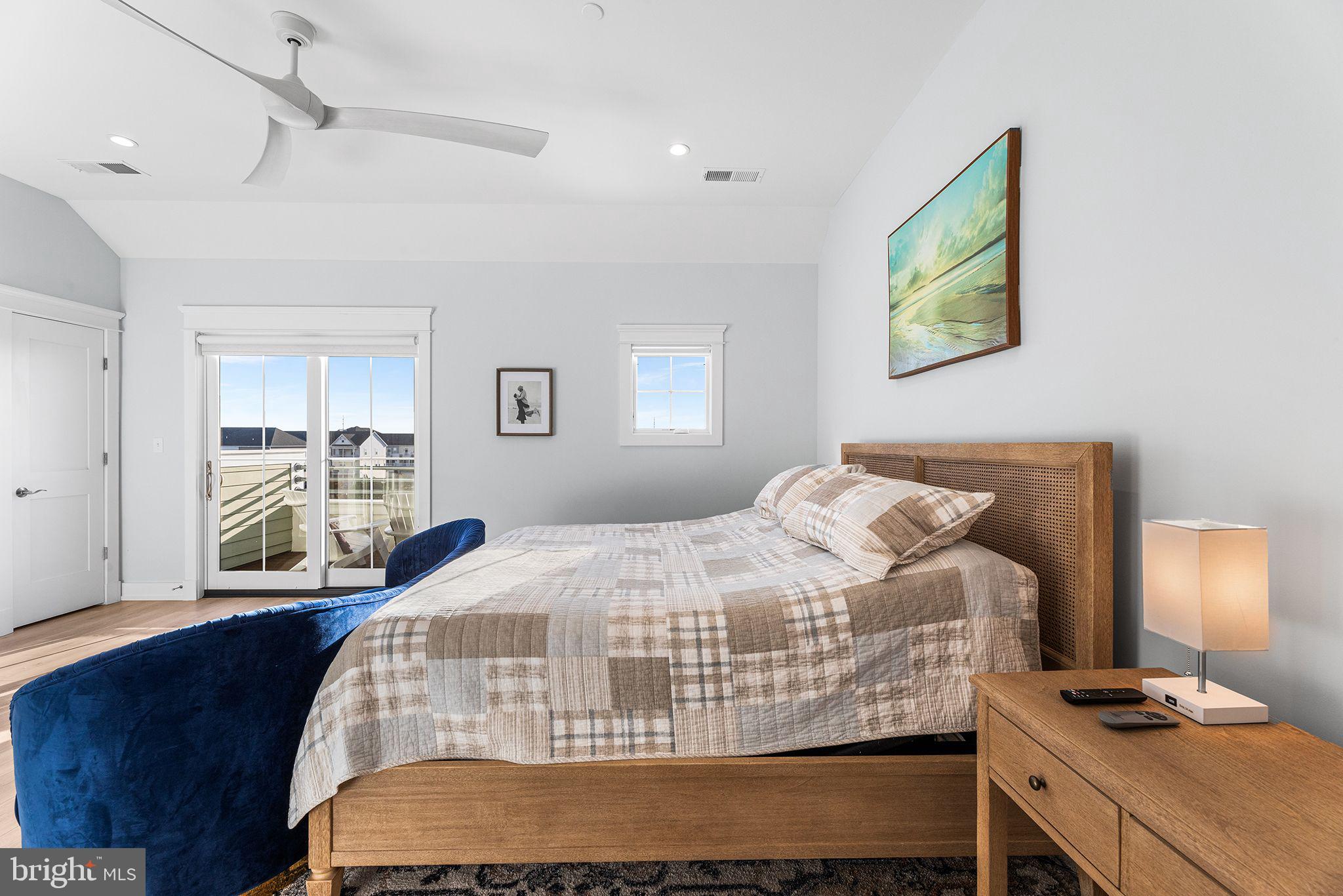 SUNSET ISLAND - Residential