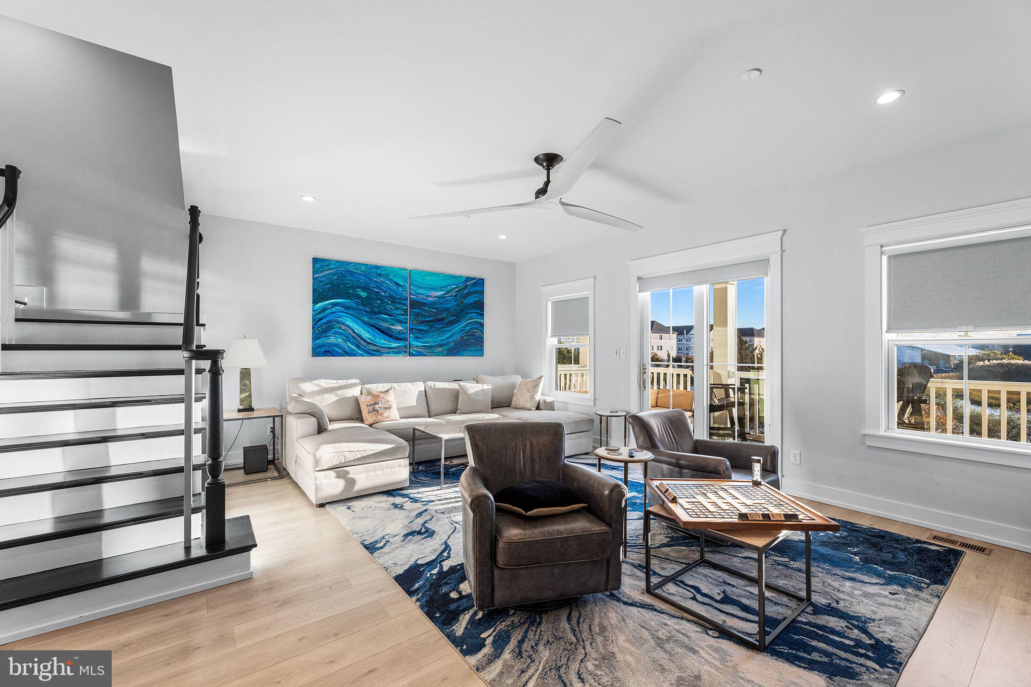 SUNSET ISLAND - Residential