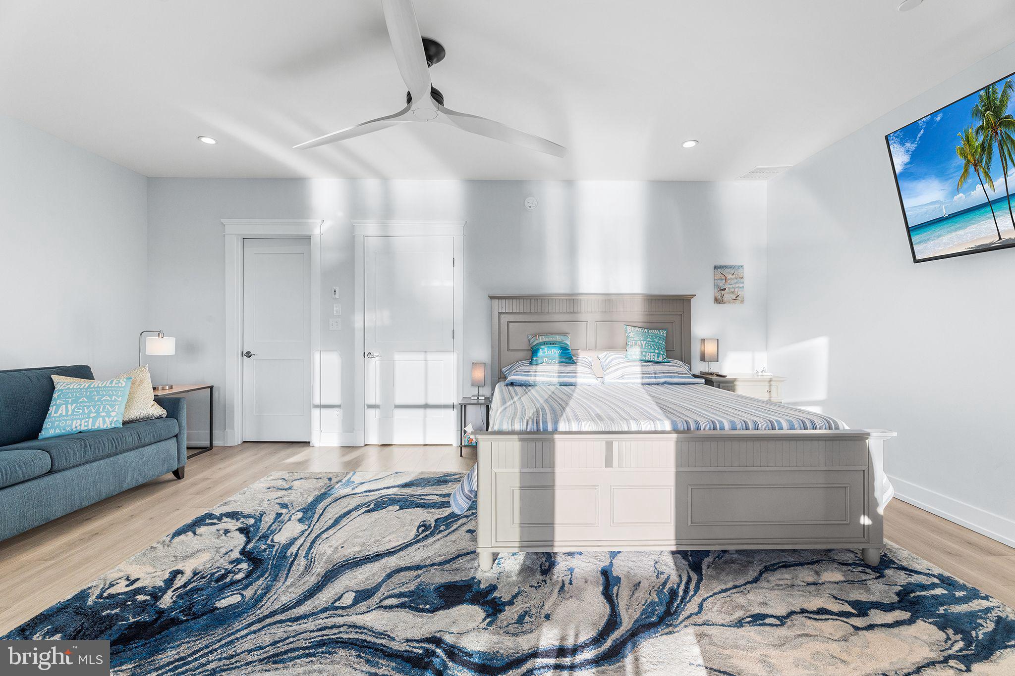 SUNSET ISLAND - Residential