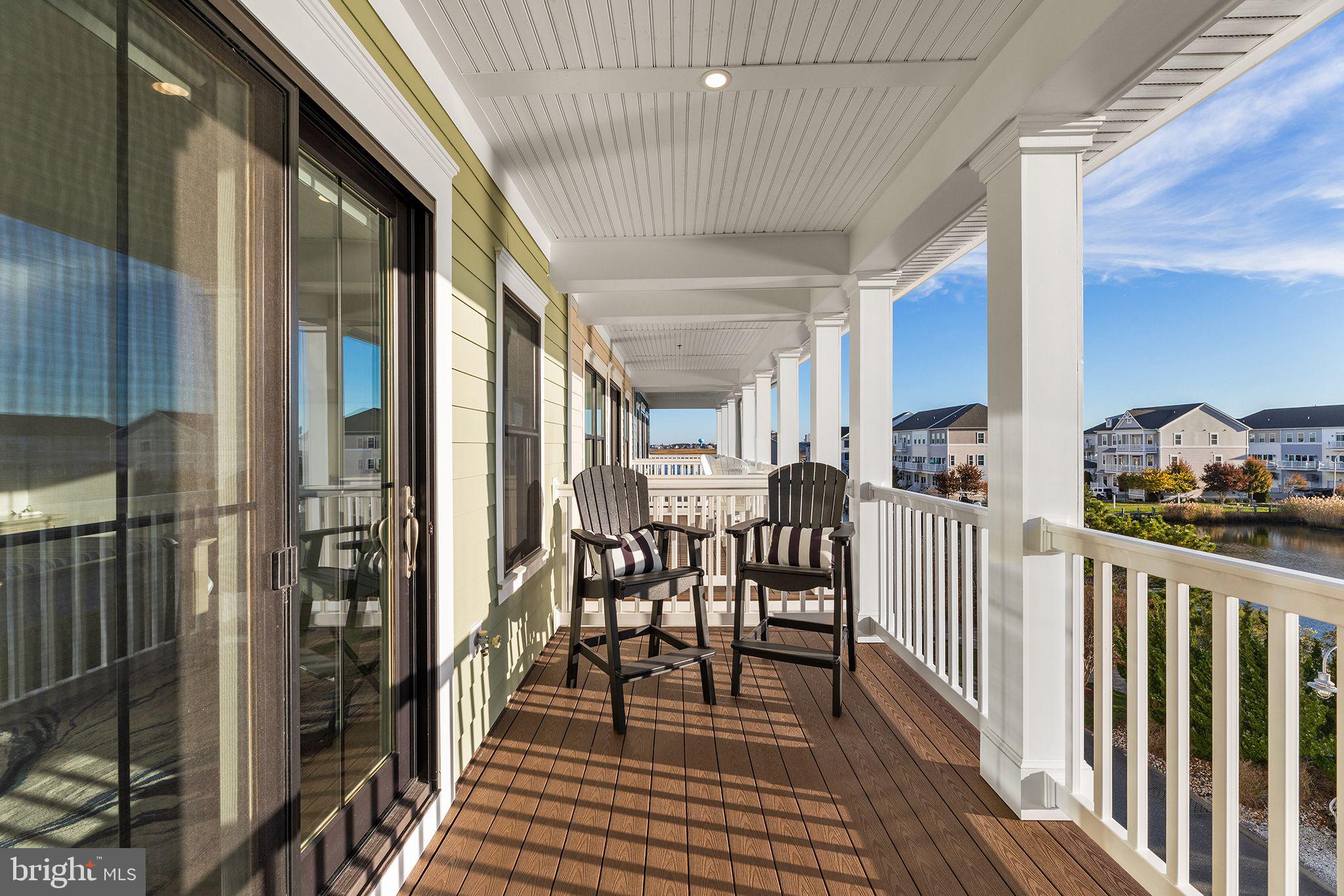 SUNSET ISLAND - Residential