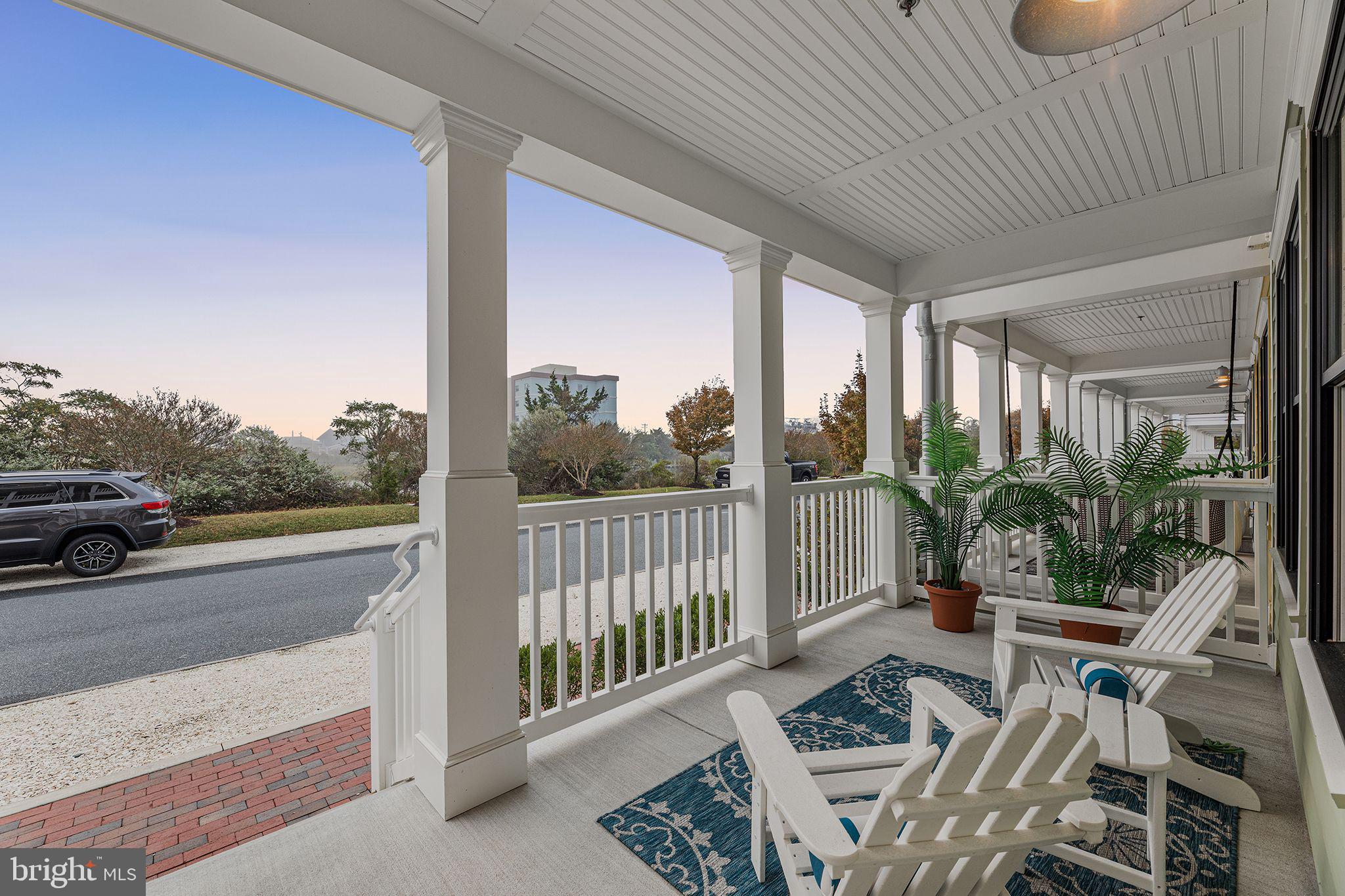 SUNSET ISLAND - Residential