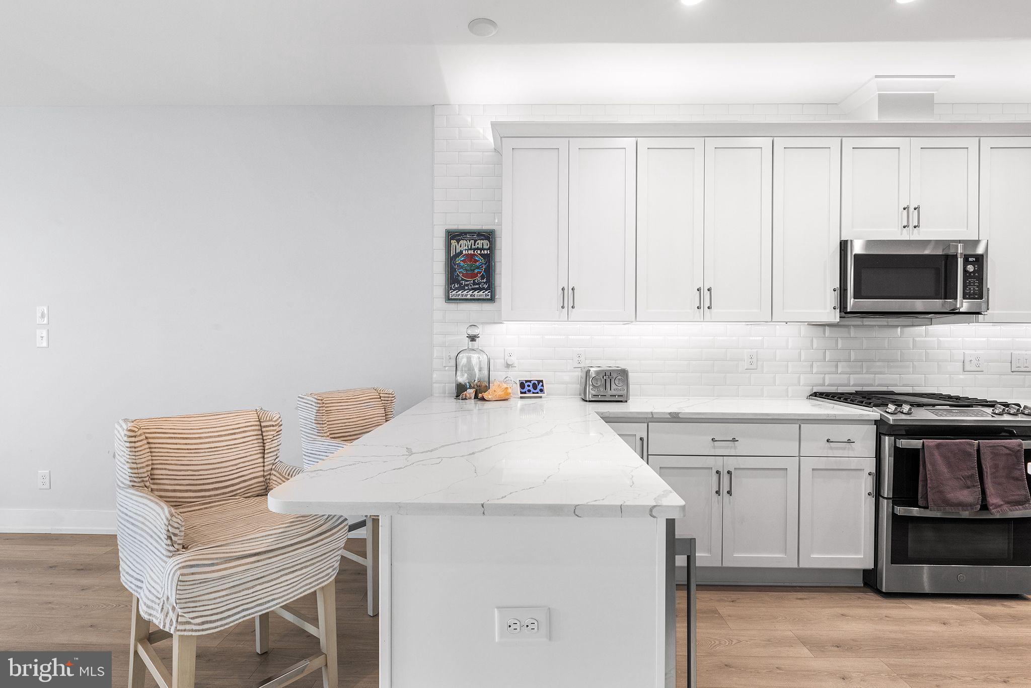 SUNSET ISLAND - Residential