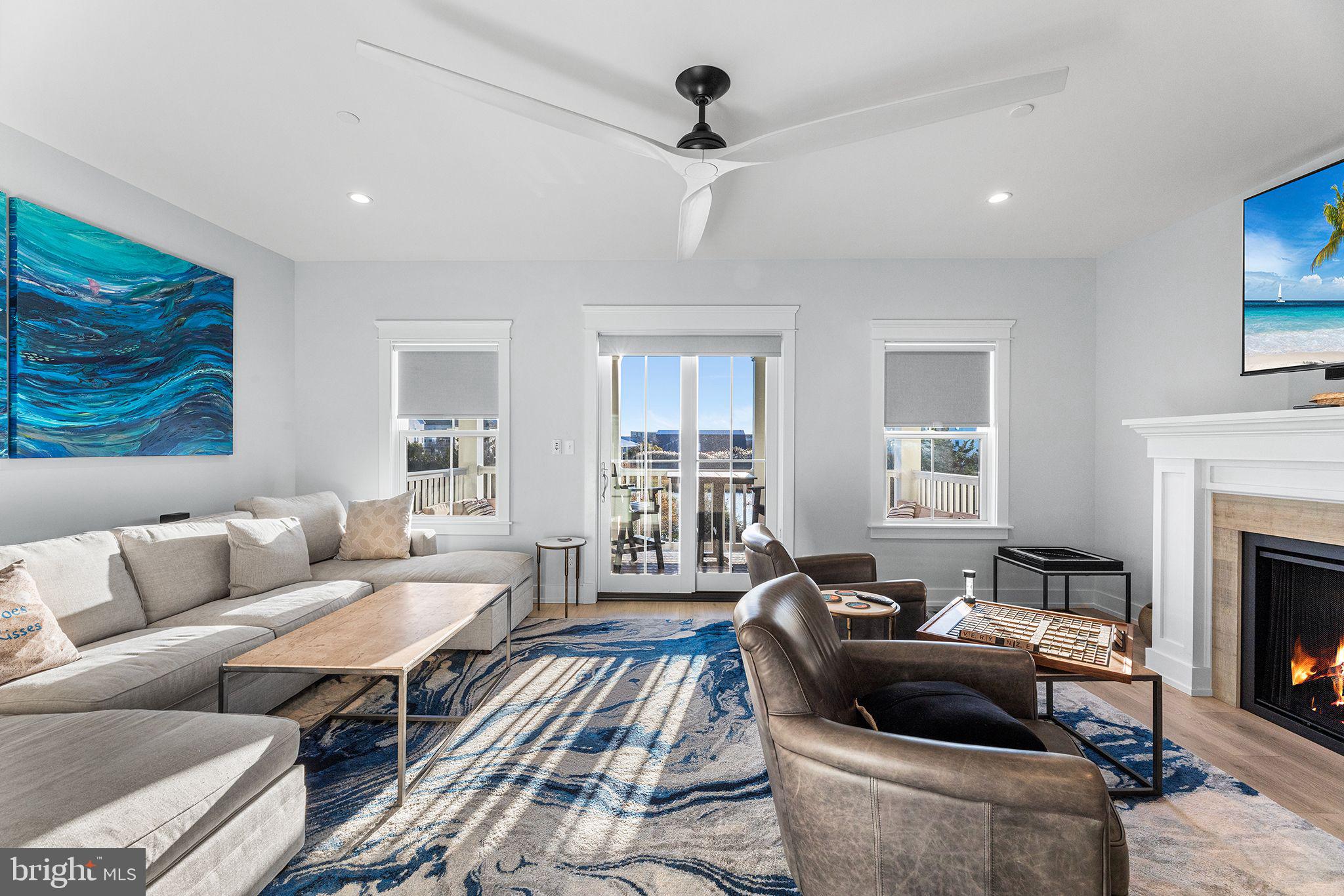 SUNSET ISLAND - Residential