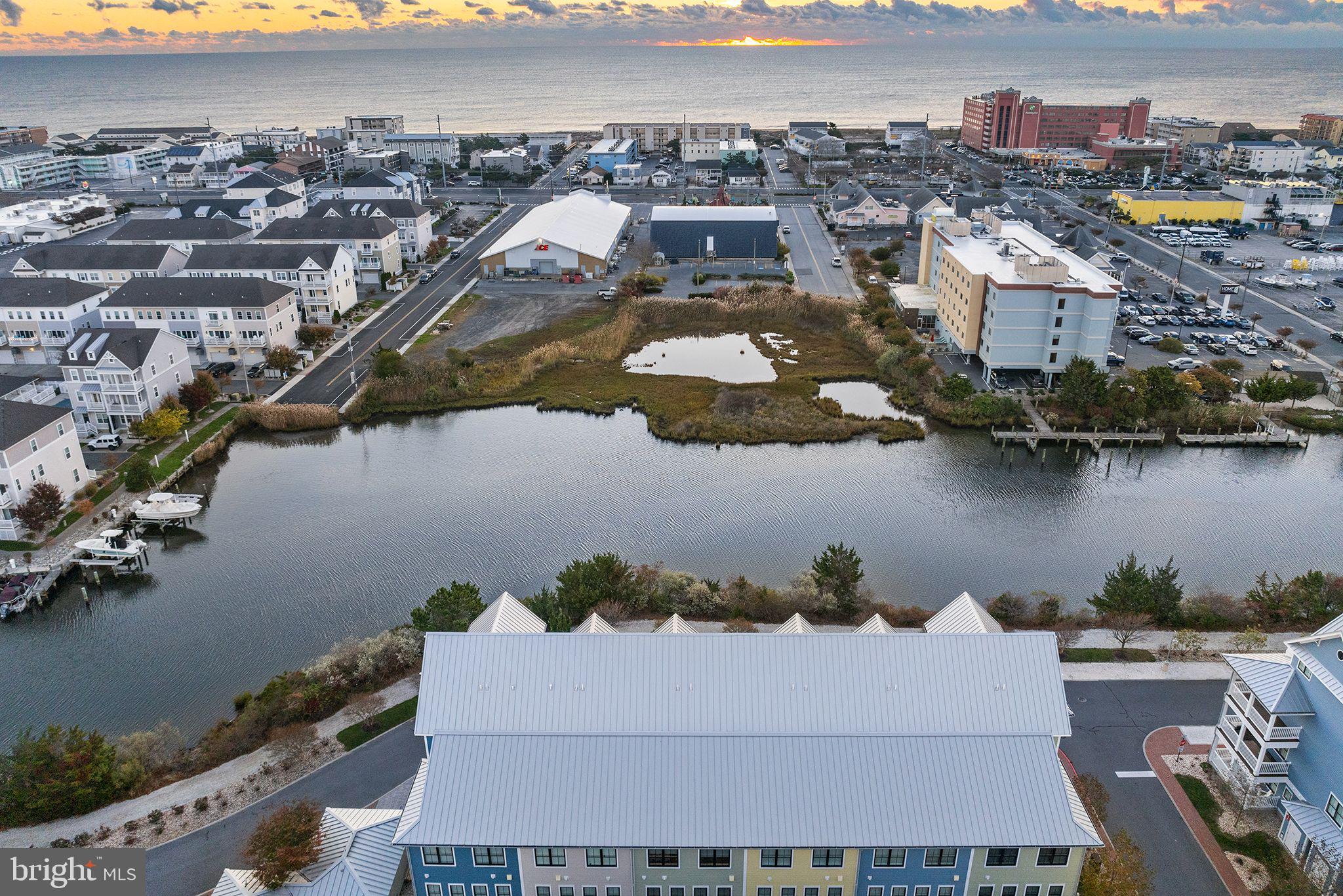 SUNSET ISLAND - Residential