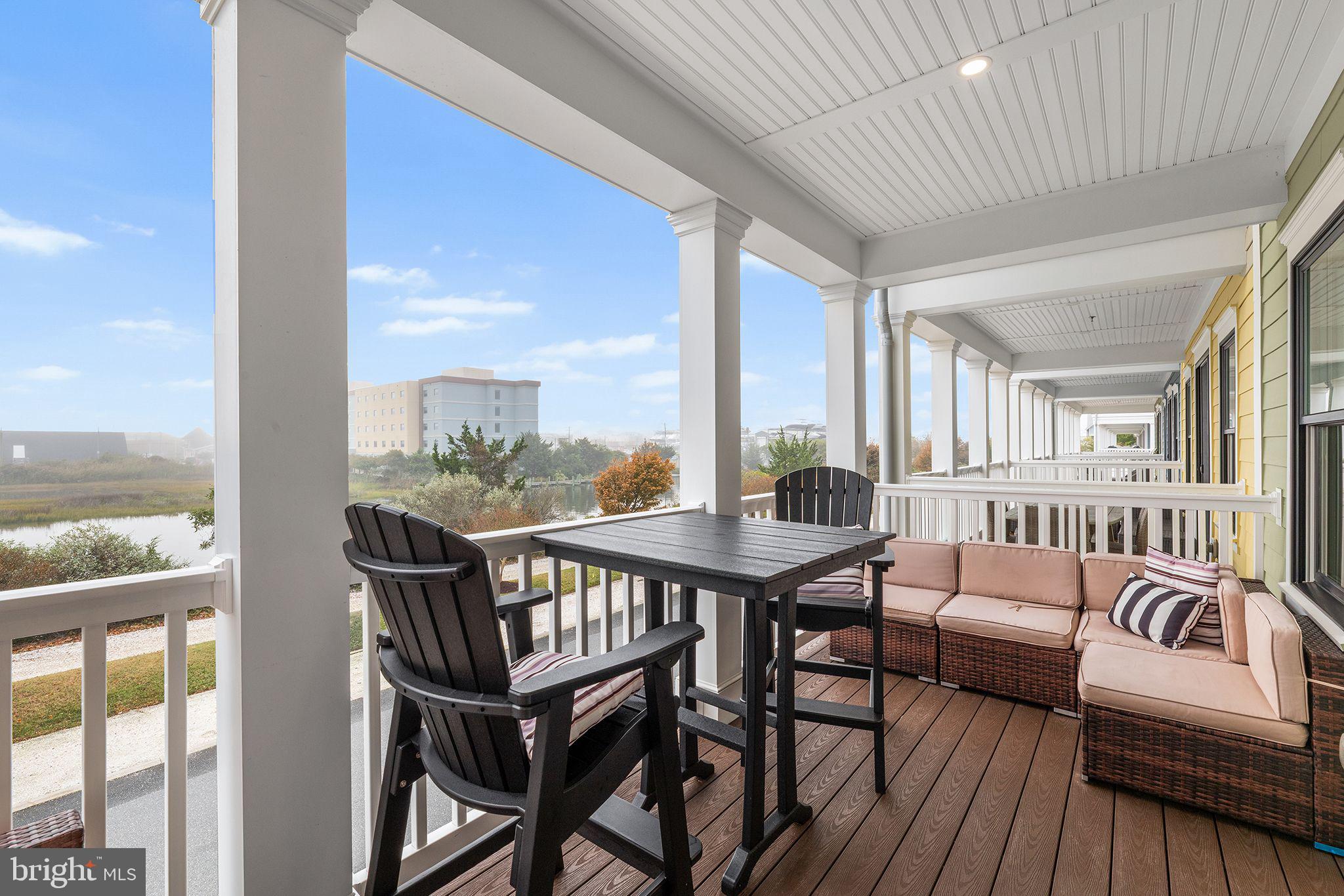 SUNSET ISLAND - Residential