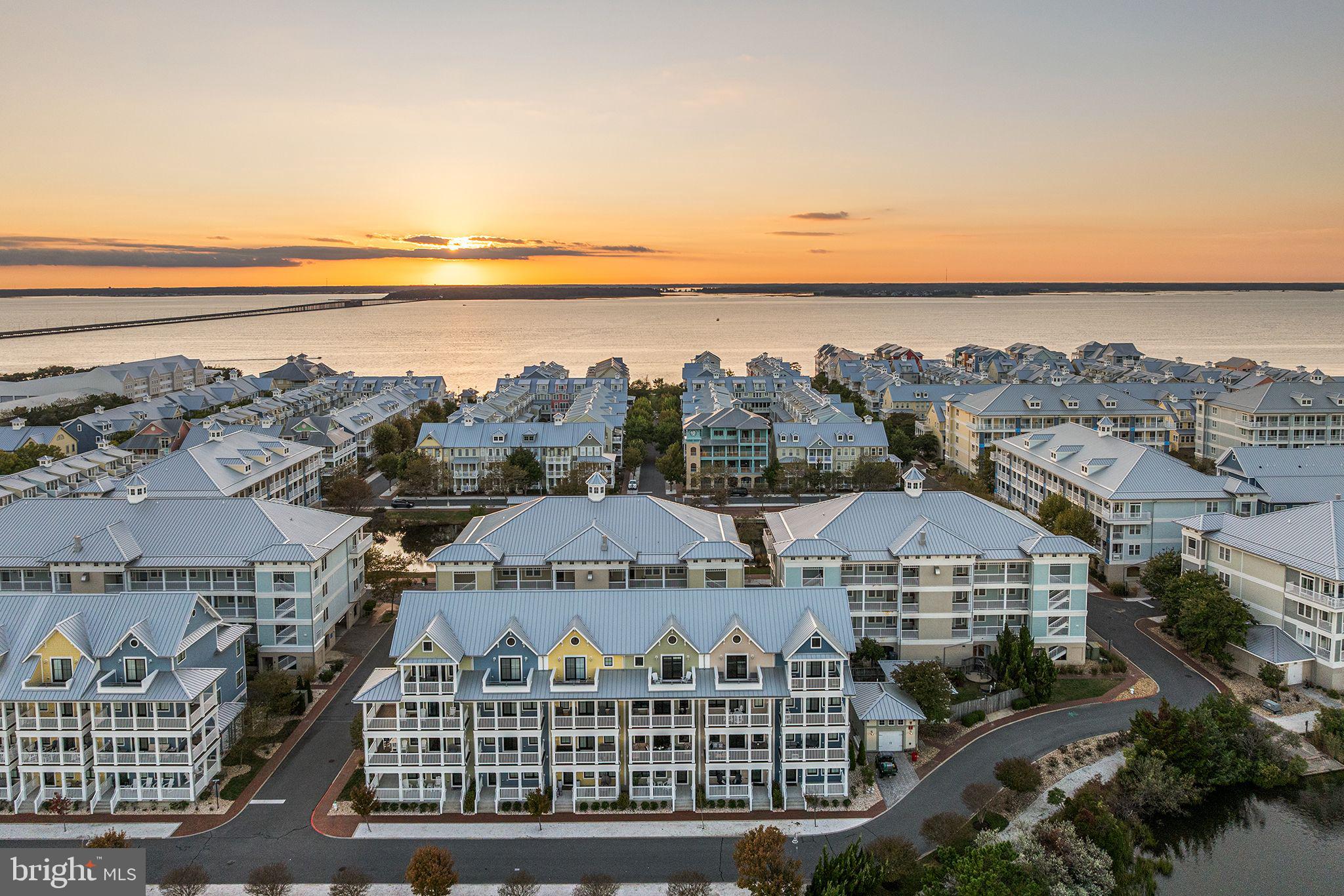 SUNSET ISLAND - Residential