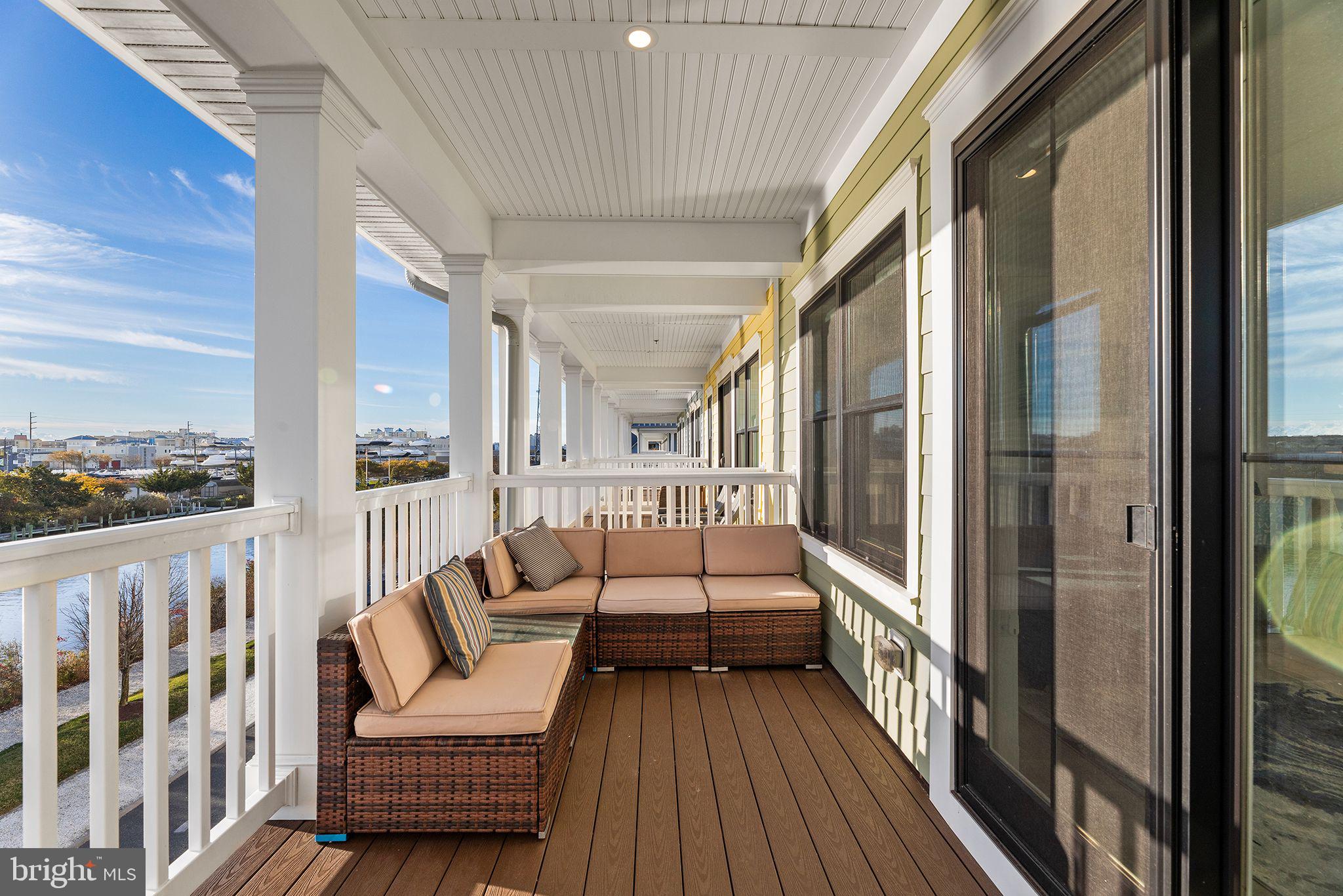 SUNSET ISLAND - Residential